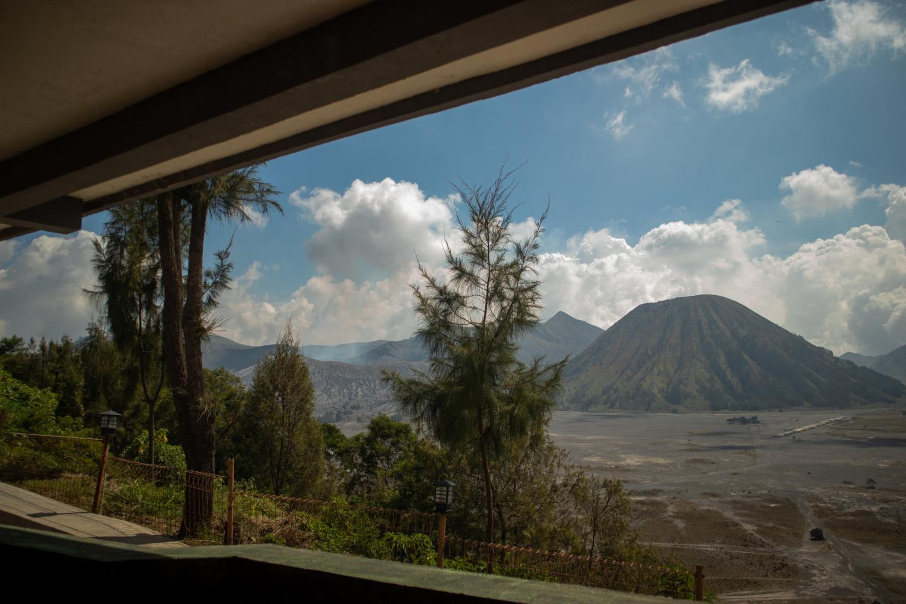 Family Room with Balcony and Bromo Mountain View photo 2