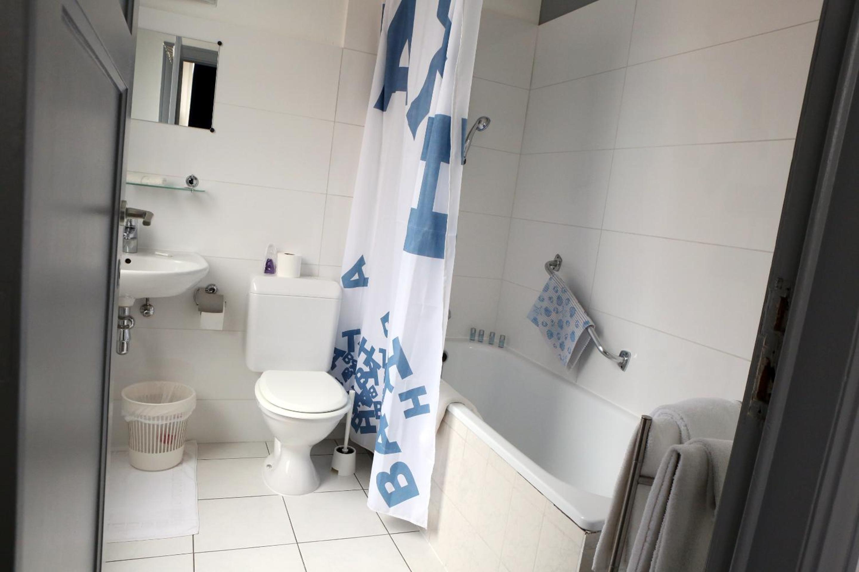 Double Room (2 Adult) - Photo 2