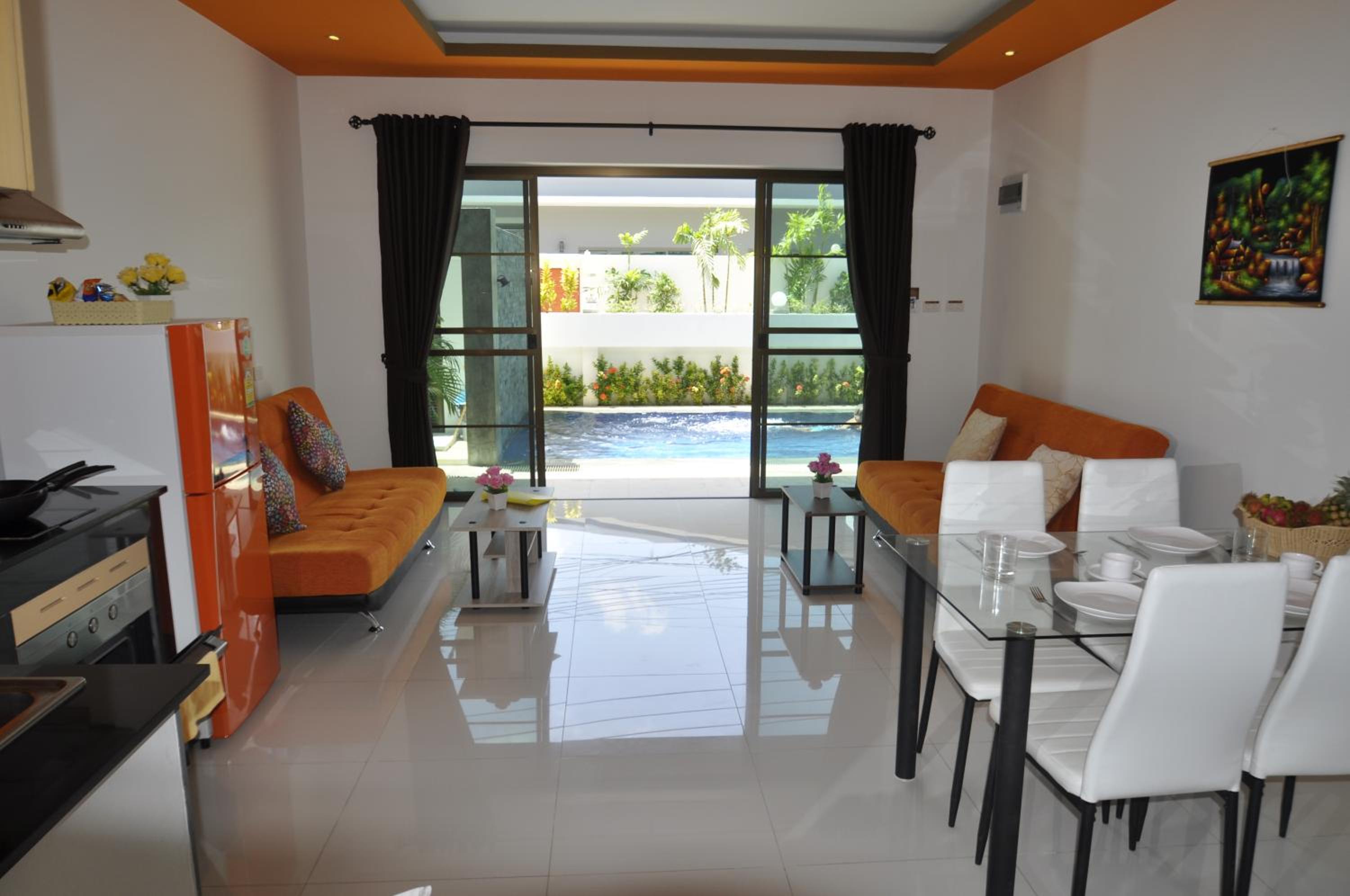 Deluxe Apartment - Monthly Rate photo 3