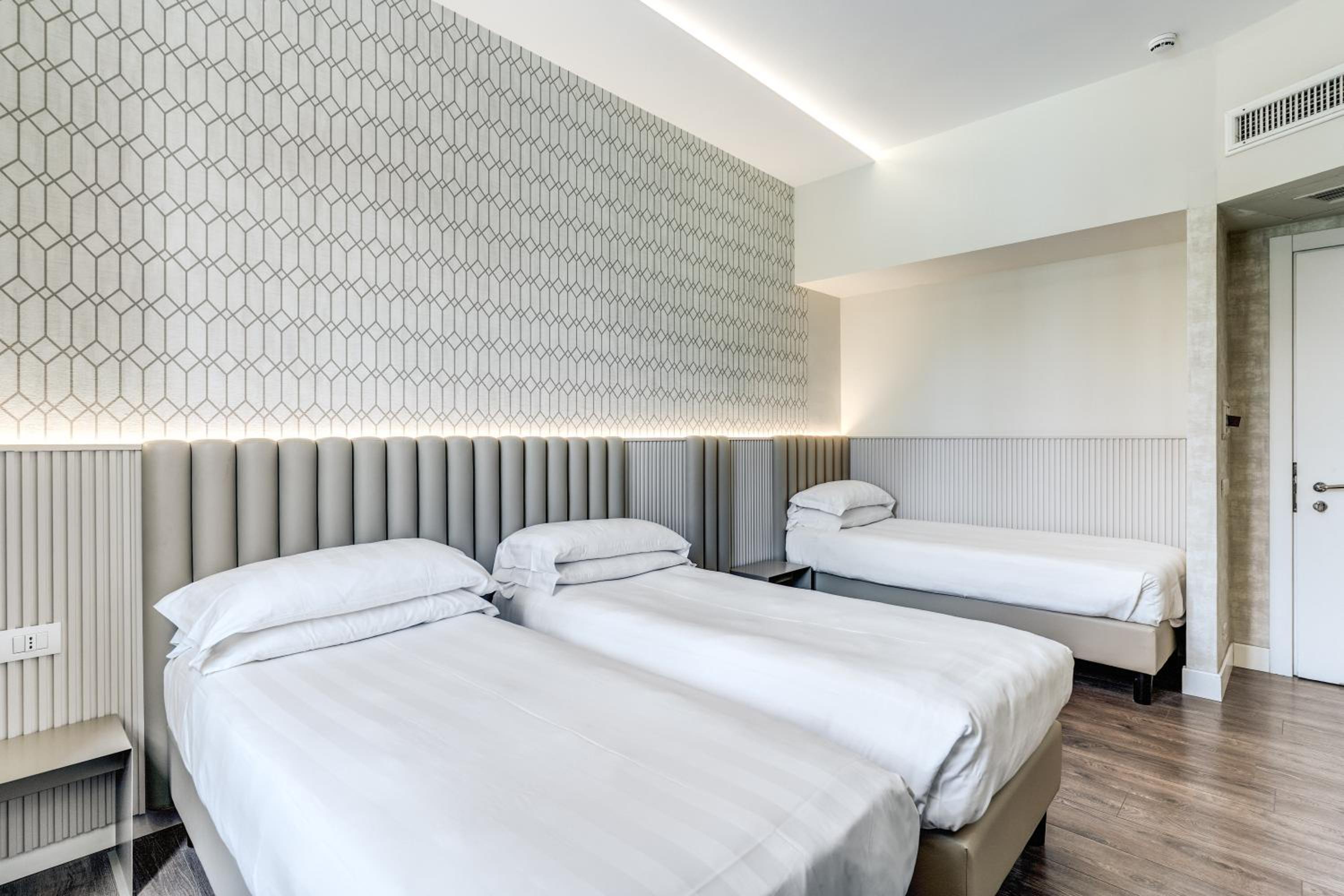 Superior Triple Room - Photo 1