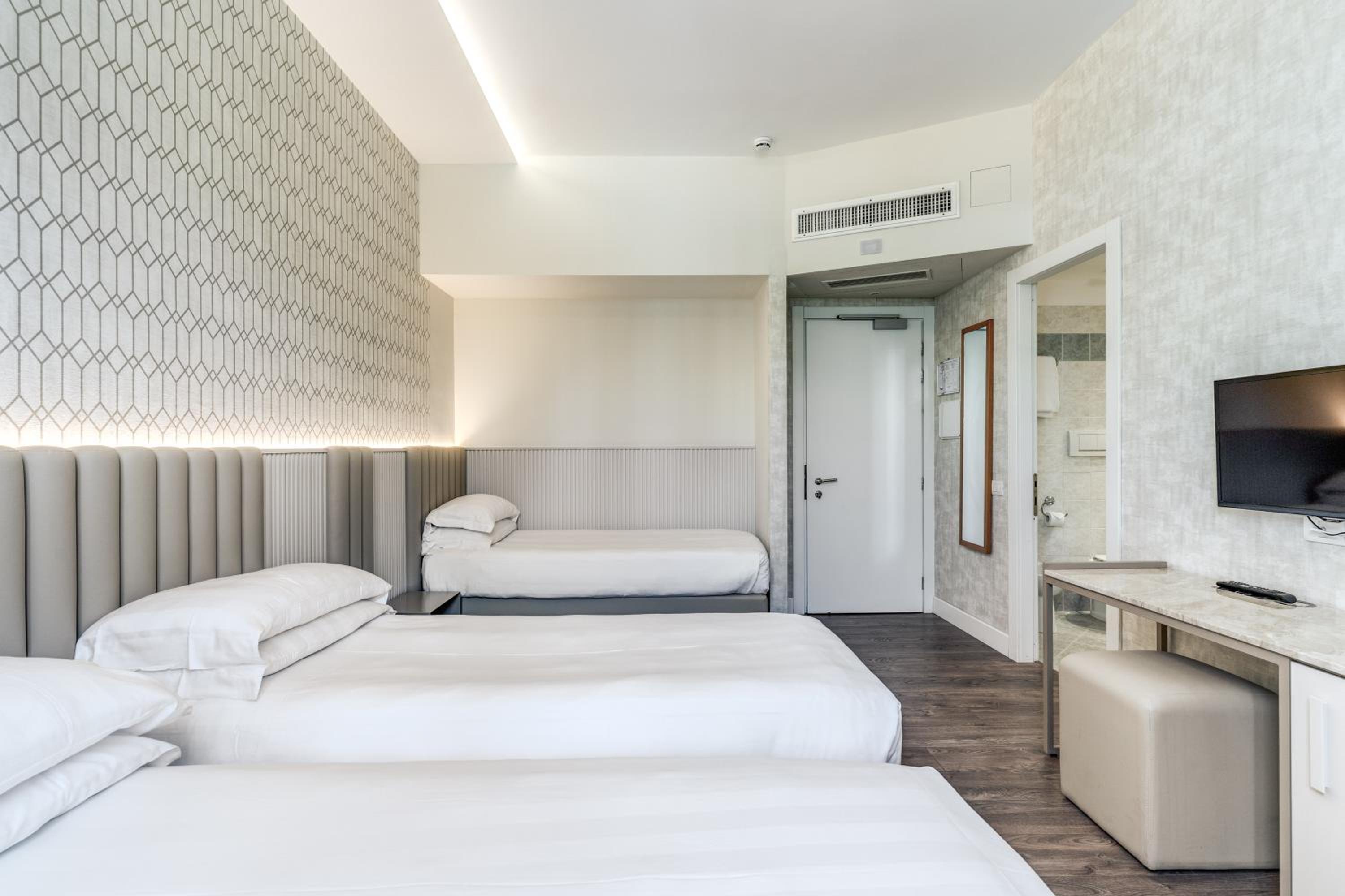 Superior Triple Room - Photo 2