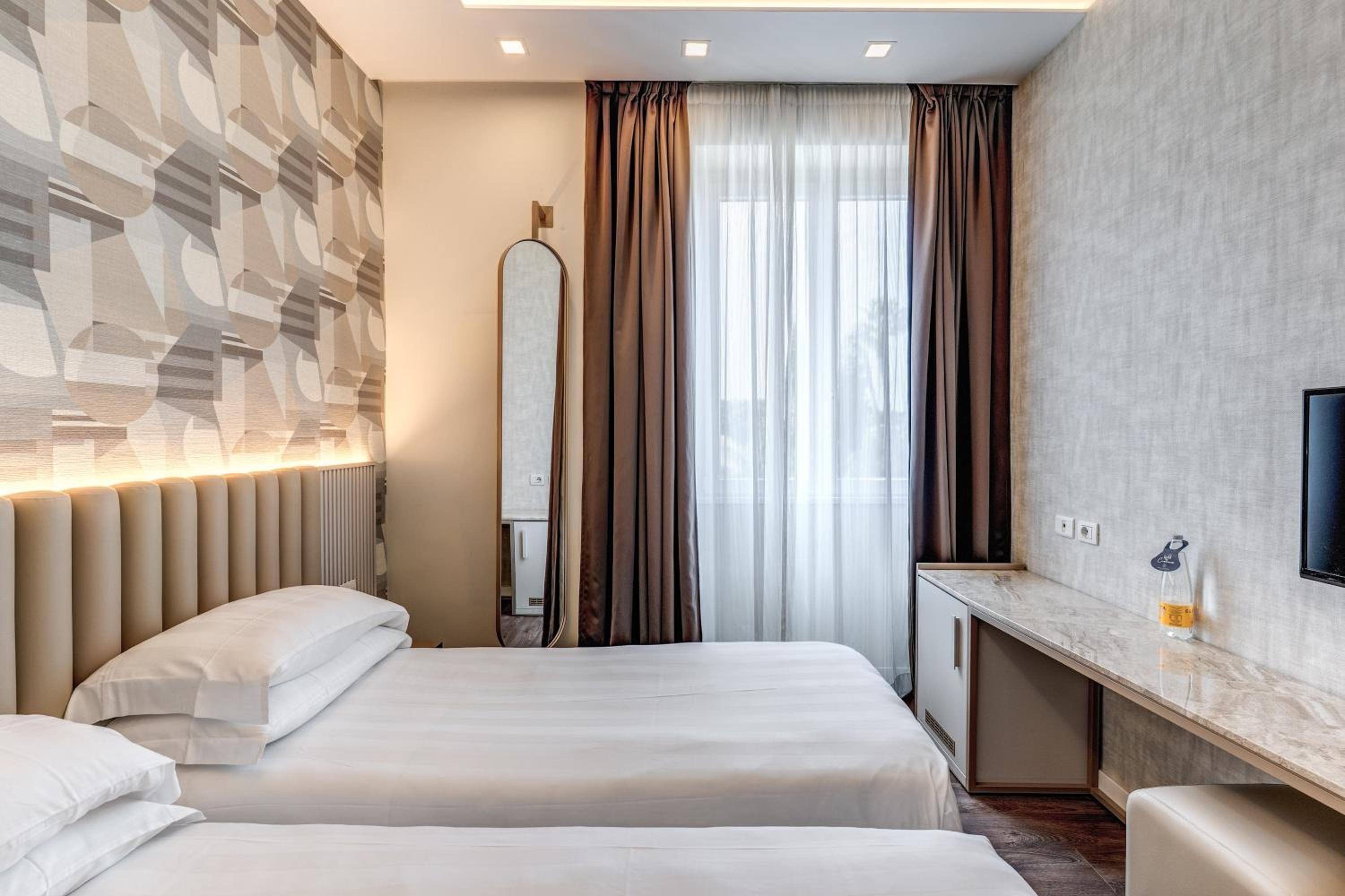 Superior Double or Twin Room (1-2 Adults) - Photo 6