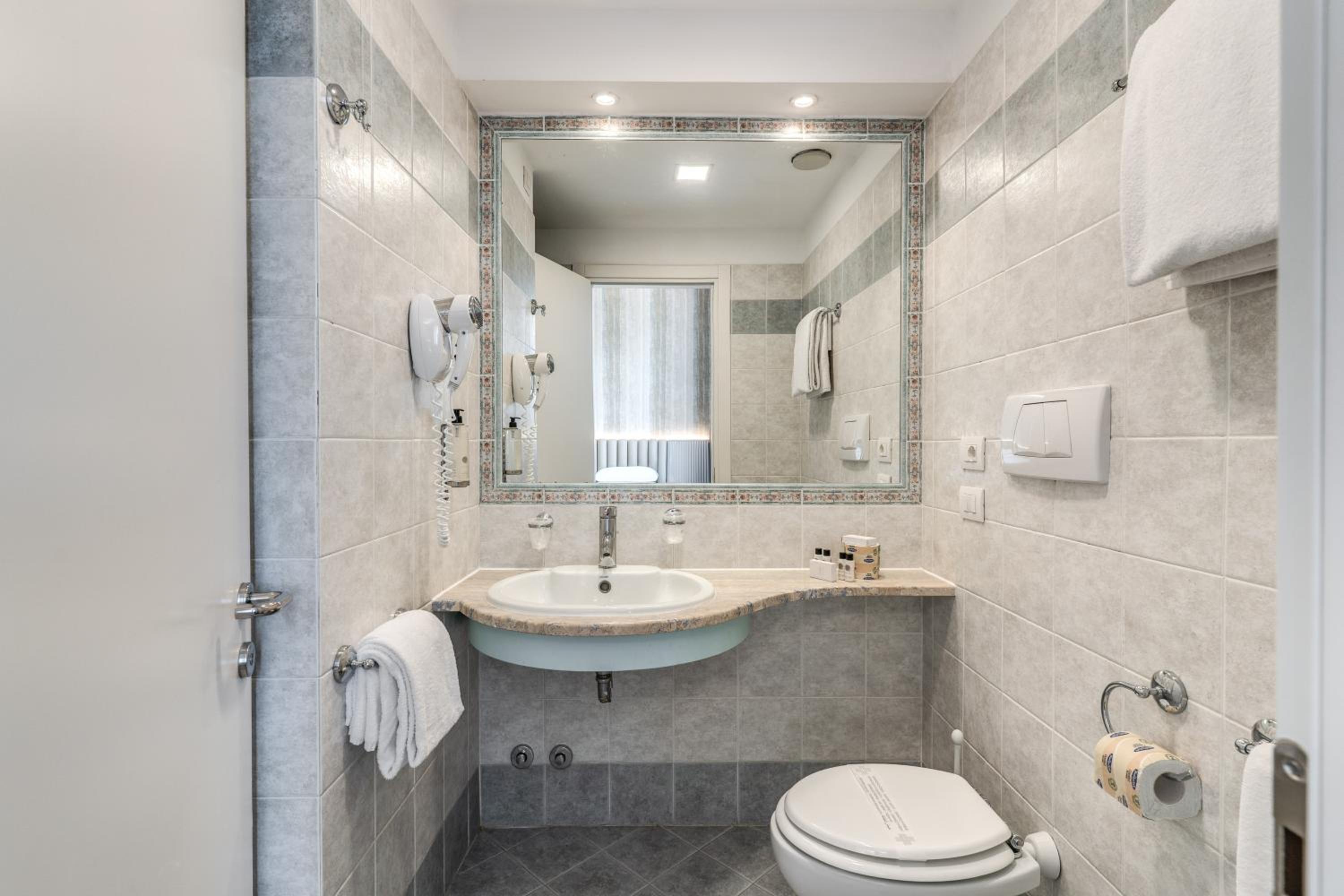 Superior Double Room for Single Use - Photo 1