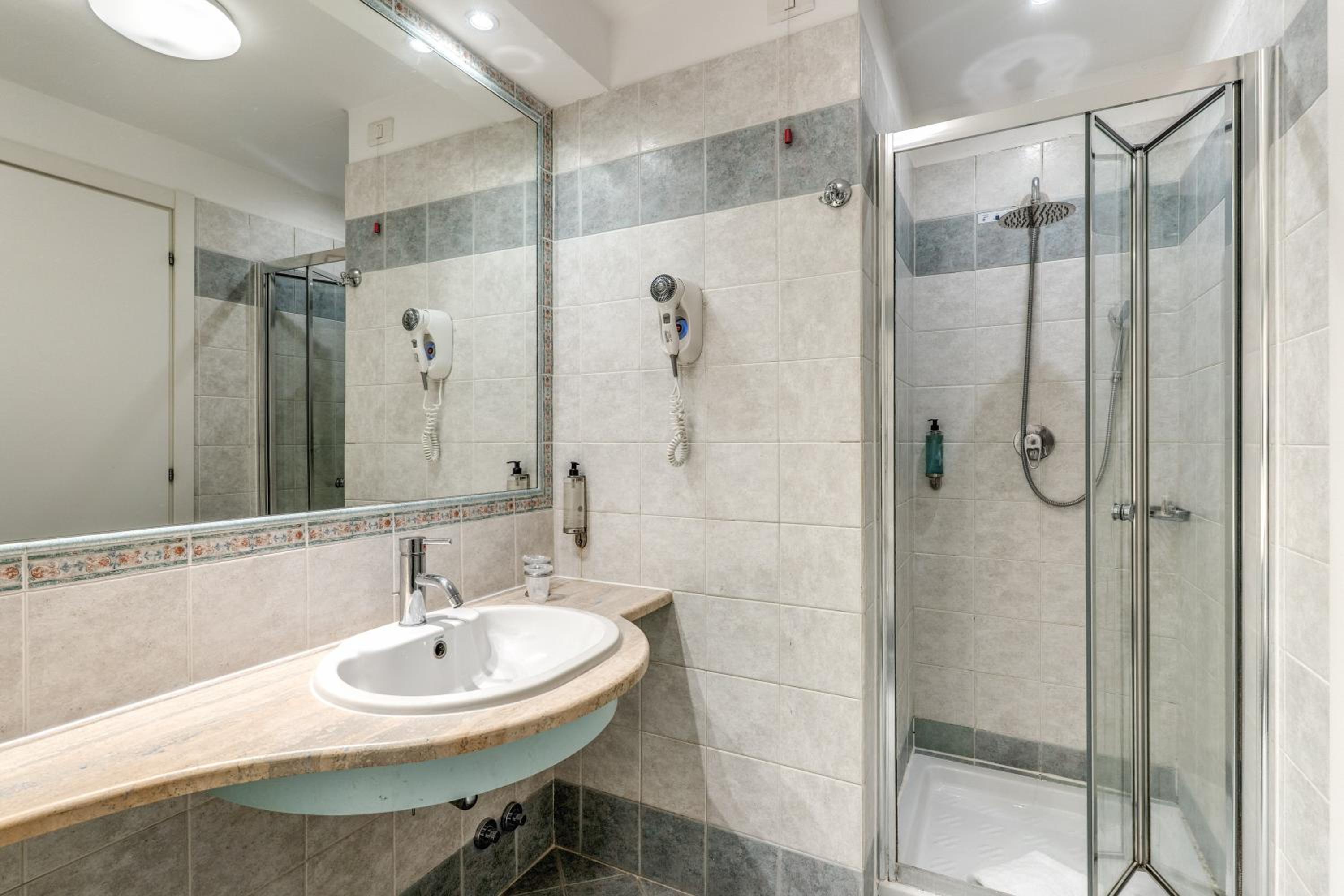 Superior Double Room for Single Use - Photo 2