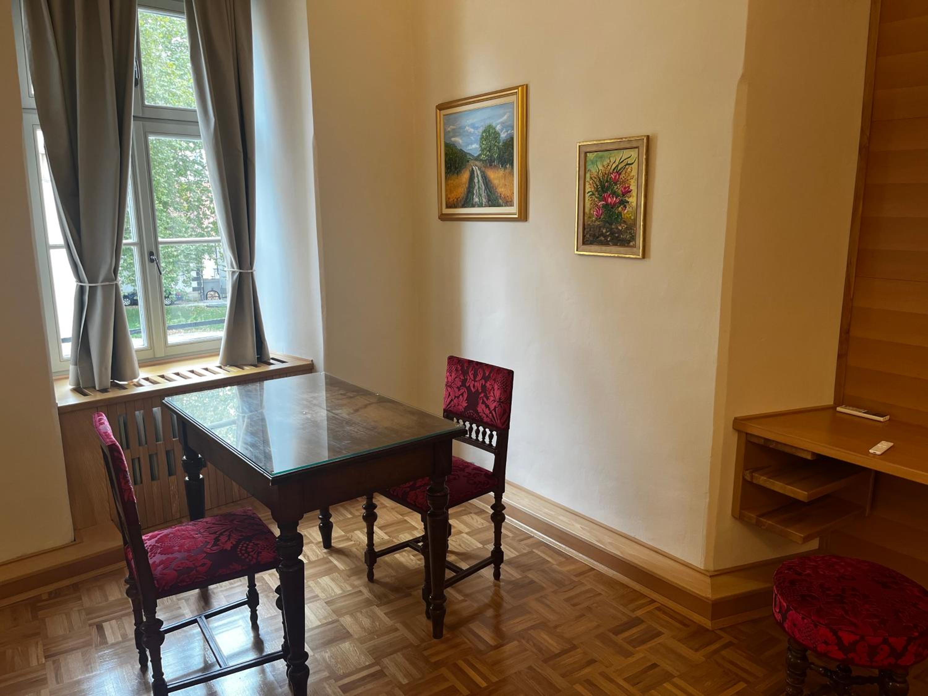 Deluxe Suite