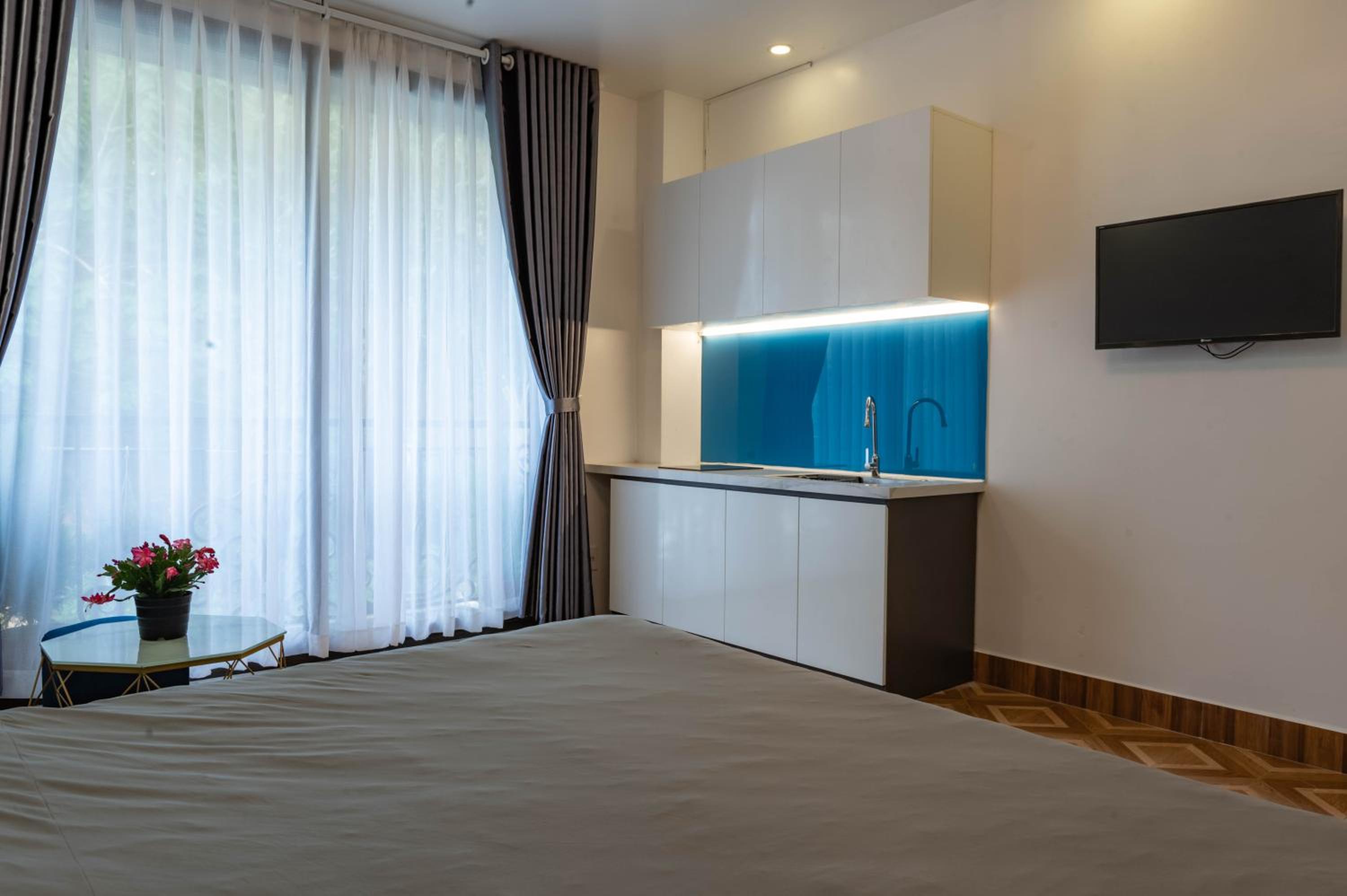King Room with Balcony photo 1
