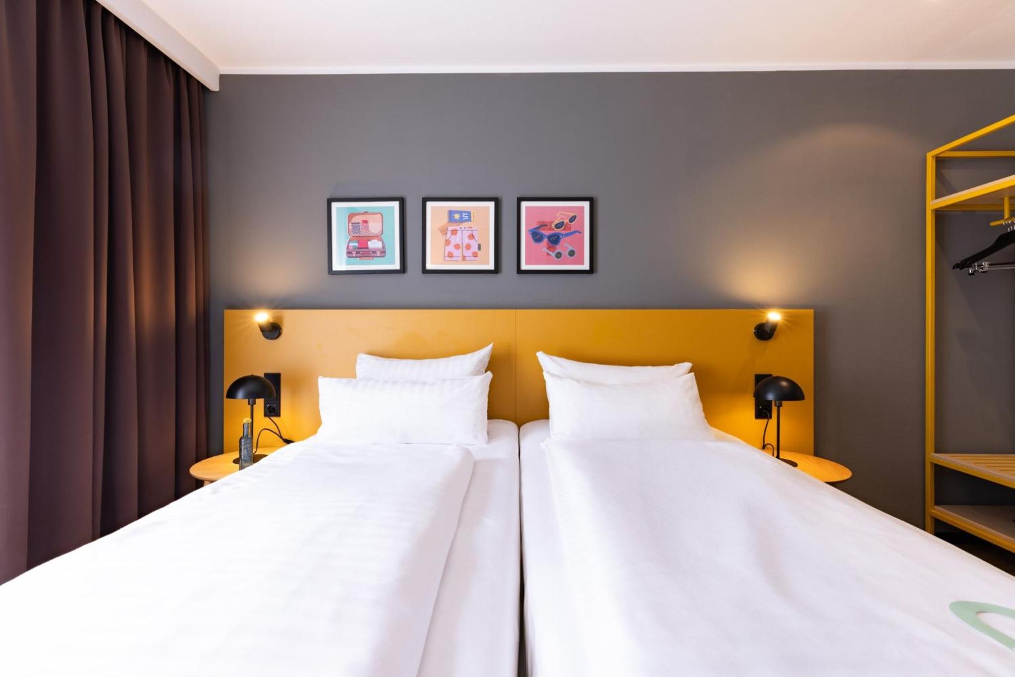 Standard Twin Room - Photo 1