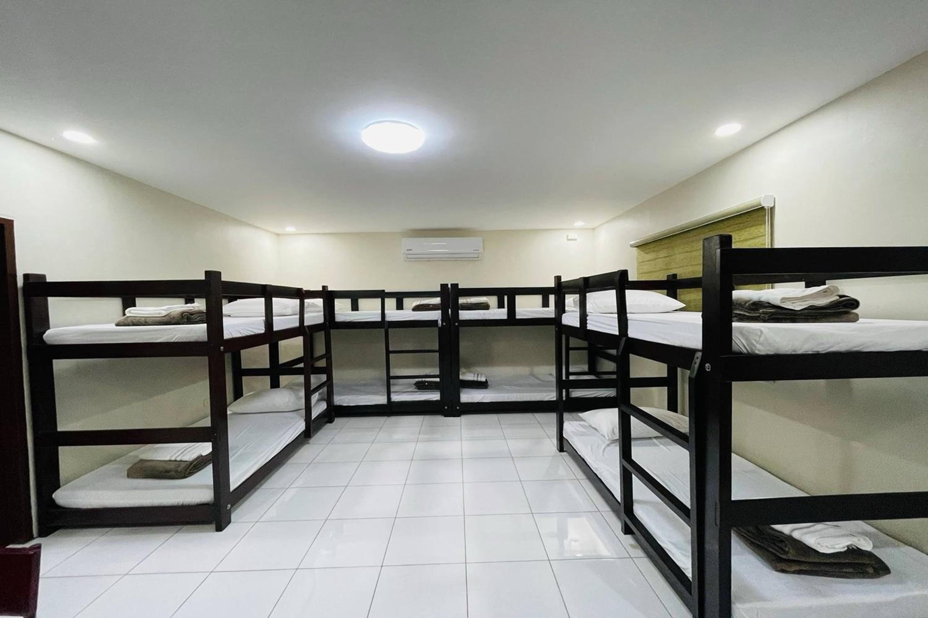 8-Bed Mixed Dormitory Room photo 1