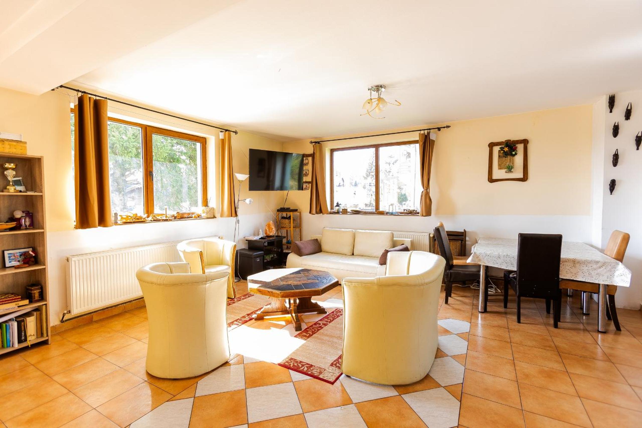 Villa photo 3