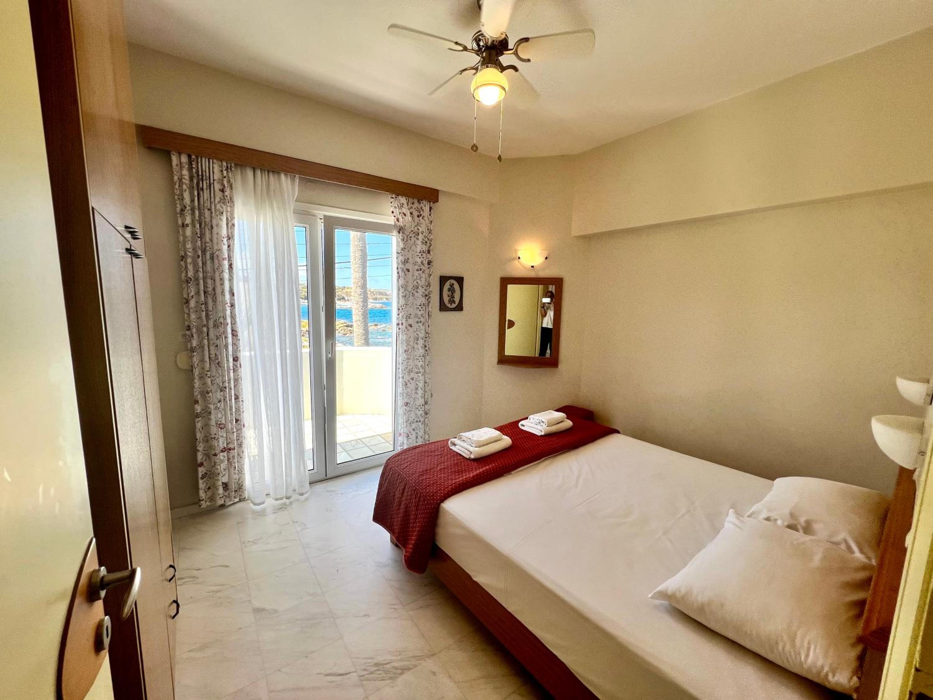 Family Room with Side Sea View photo 1