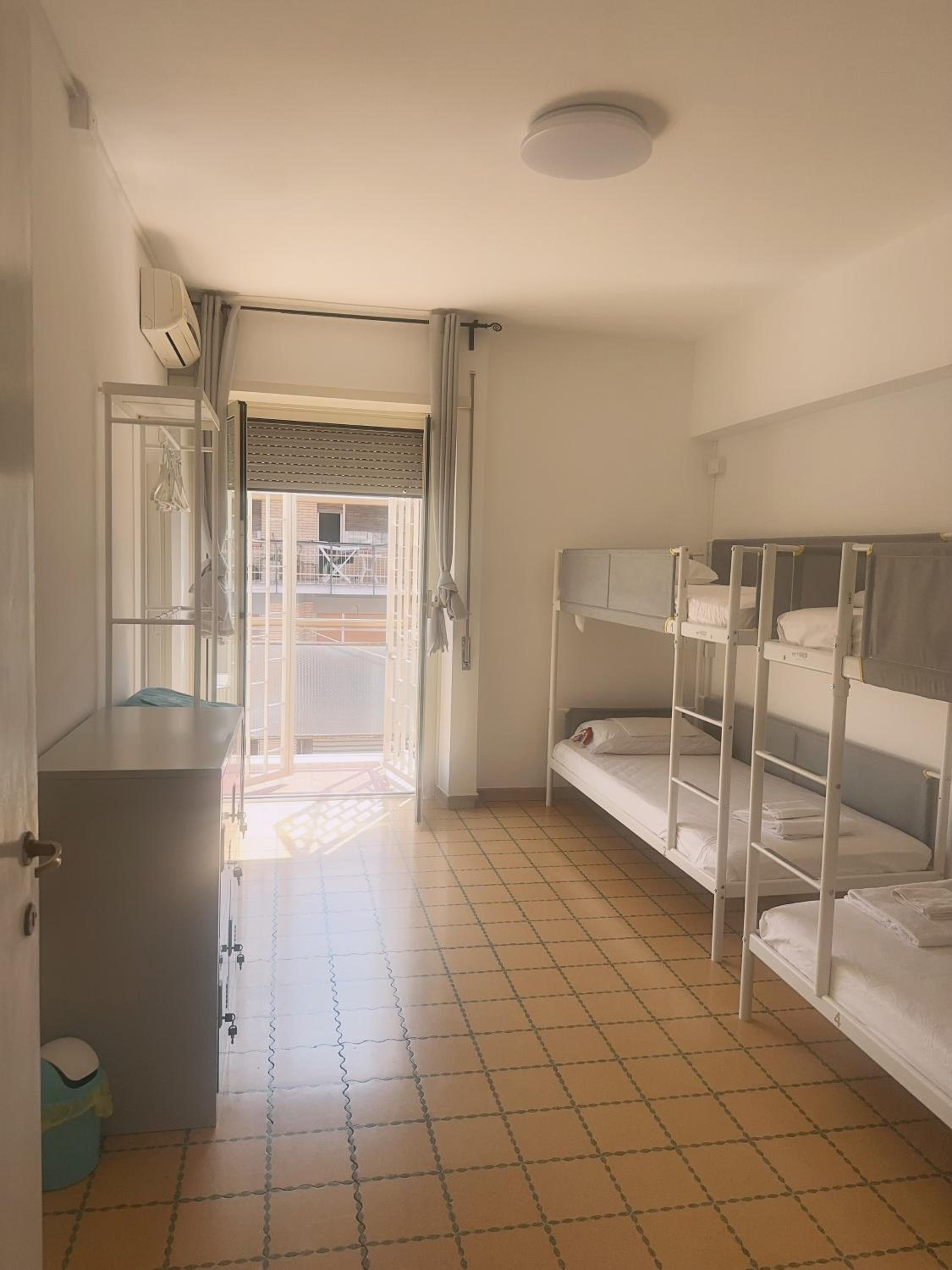 Quadruple Room with Private External Bathroom photo 3