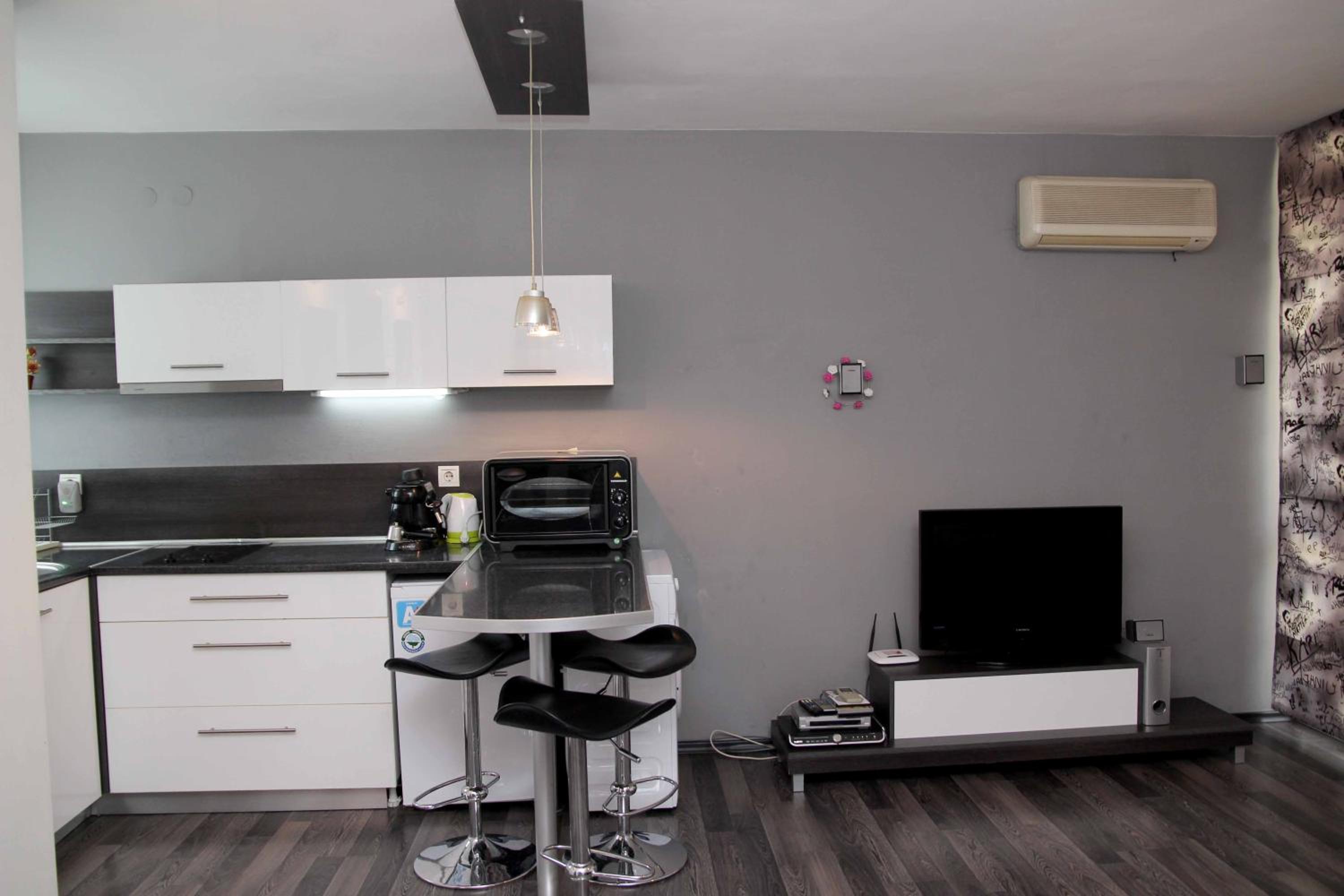 One-Bedroom Apartment-Marie Curie 1A Street - Photo 16