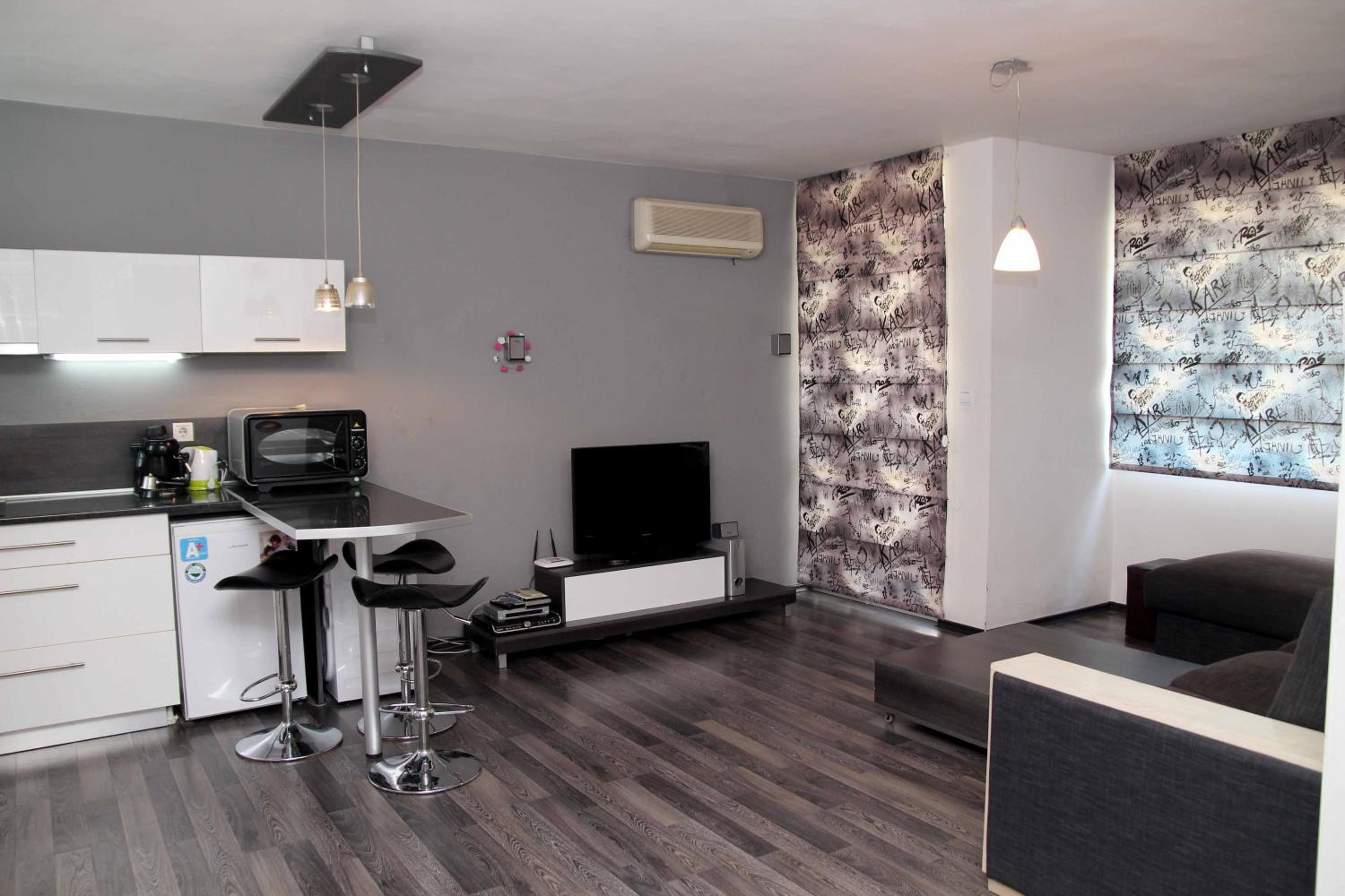 One-Bedroom Apartment-Marie Curie 1A Street - Photo 17