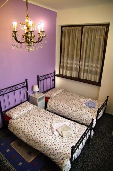 Twin Room - Photo 4