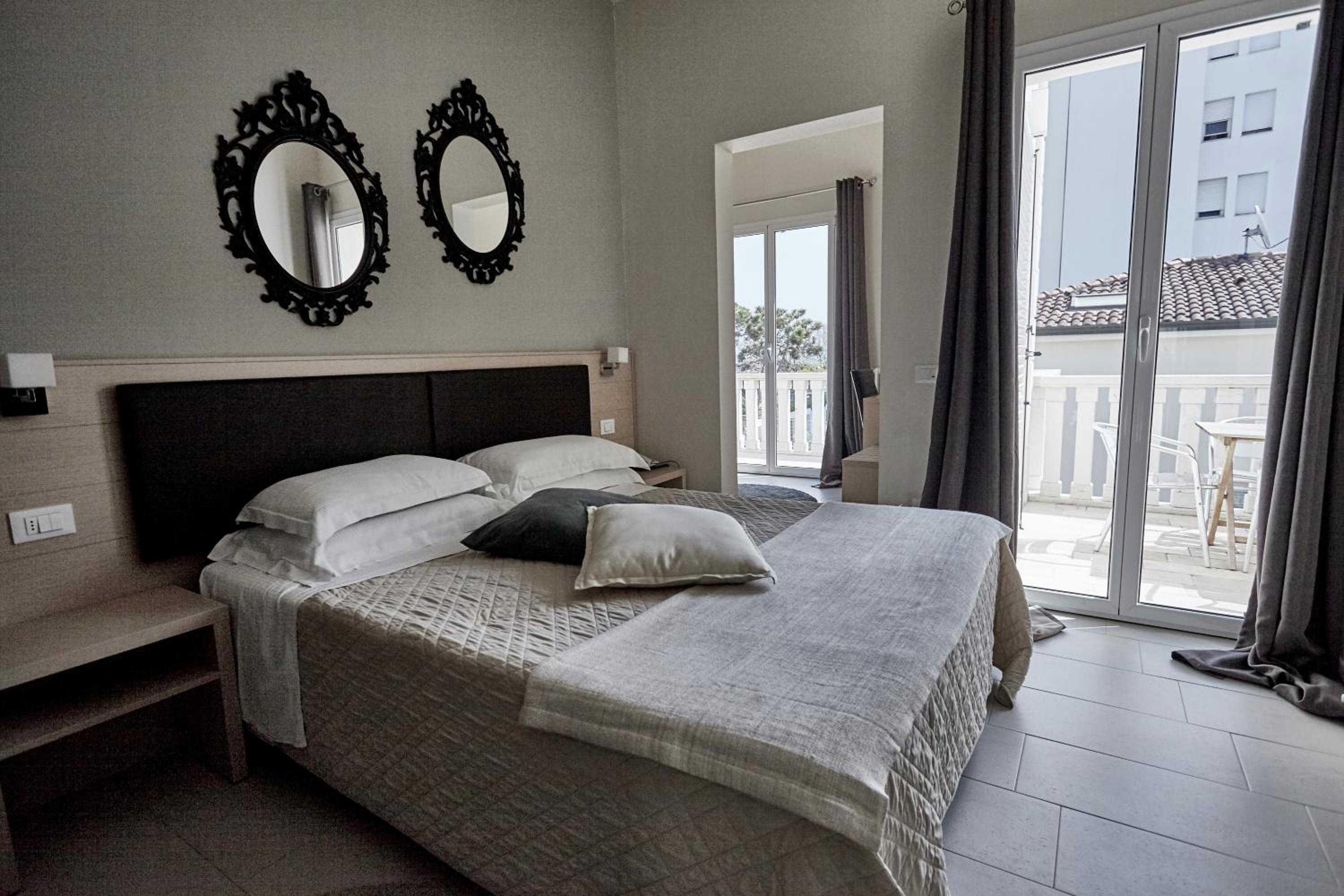 Superior King Room with Balcony