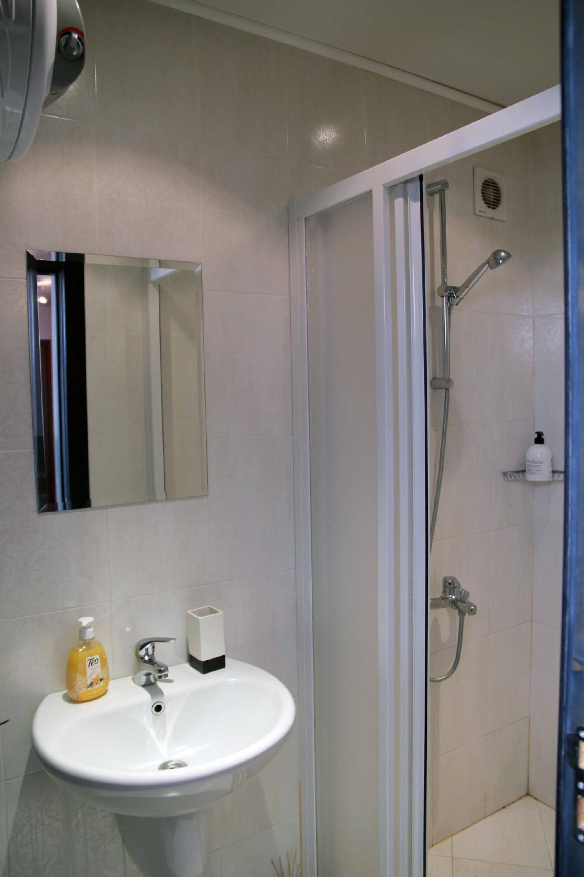 One-Bedroom Apartment-Marie Curie 1A Street - Photo 19