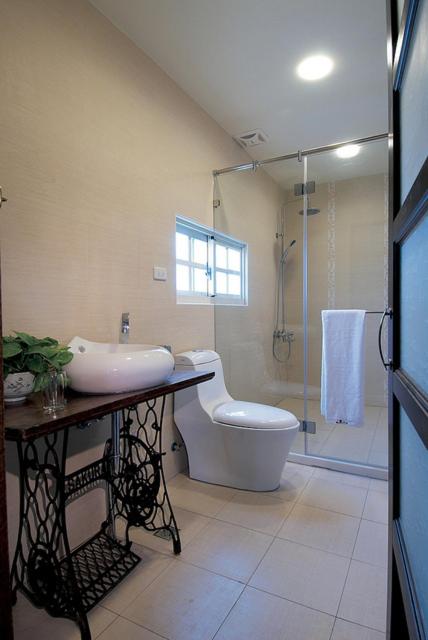 Standard Quadruple Room - Photo 8