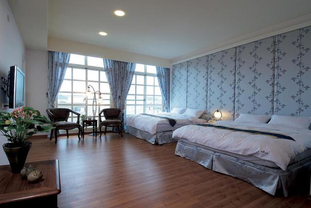 Standard Quadruple Room - Photo 13