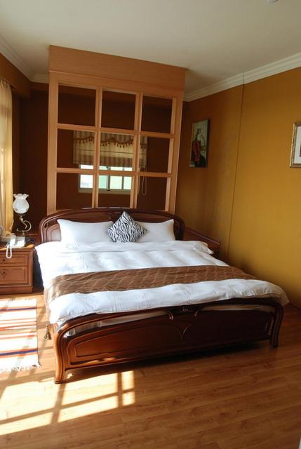 Standard Double Room - Photo 8