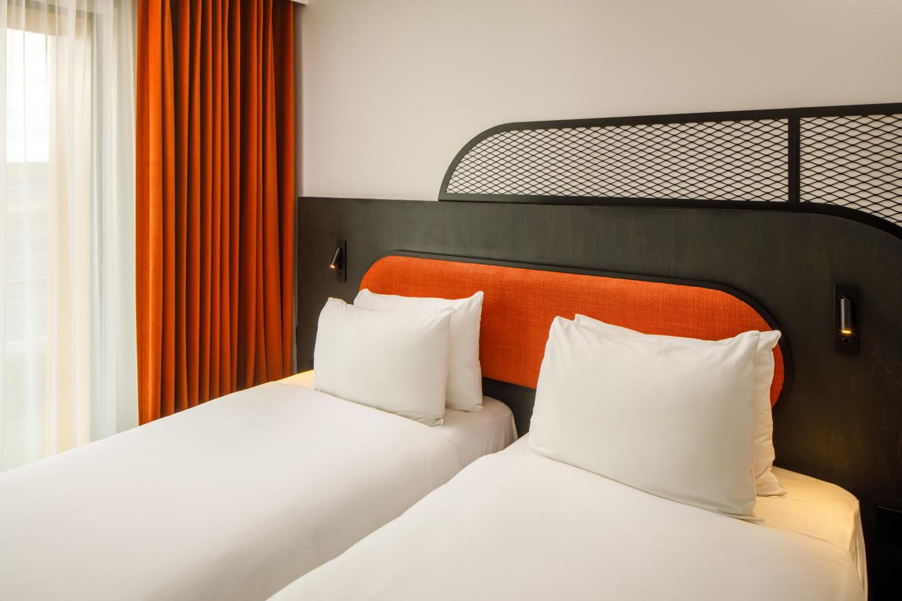 Standard Room with 2 Single Beds