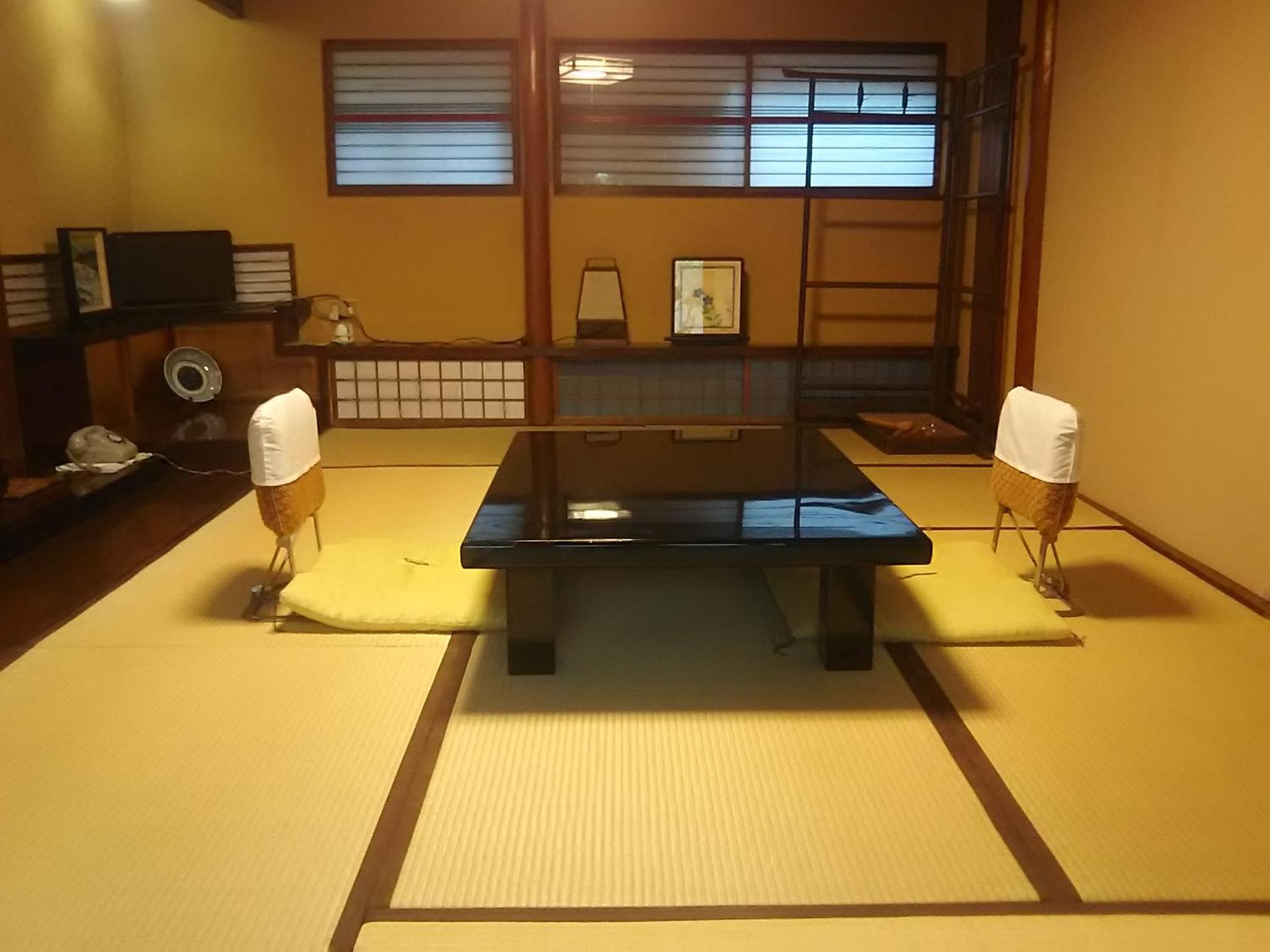Japanese-Style Superior Room with Shared Bathroom photo 3