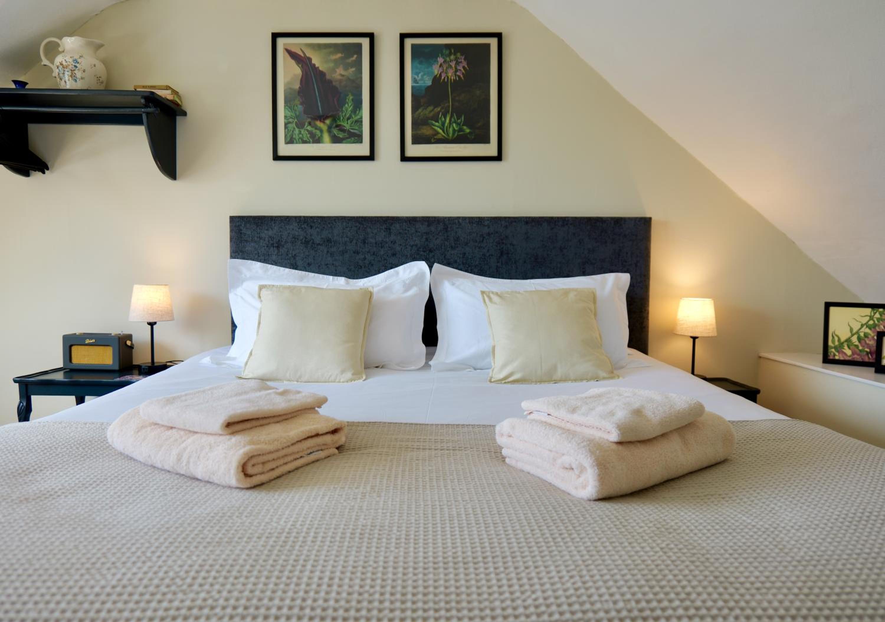 Double or Twin Room with Private Bathroom photo 1
