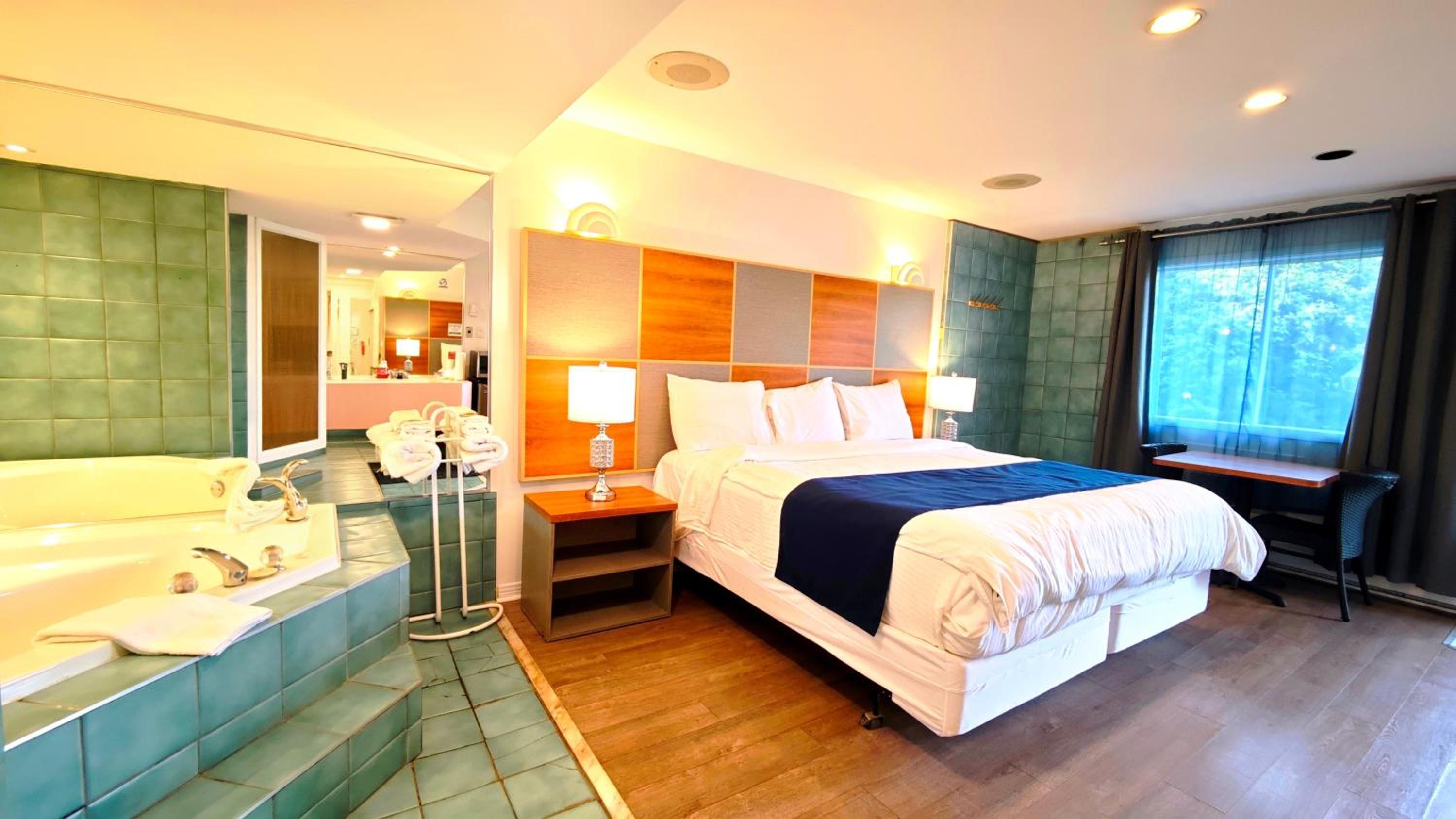 King Room with Spa Bath photo 2