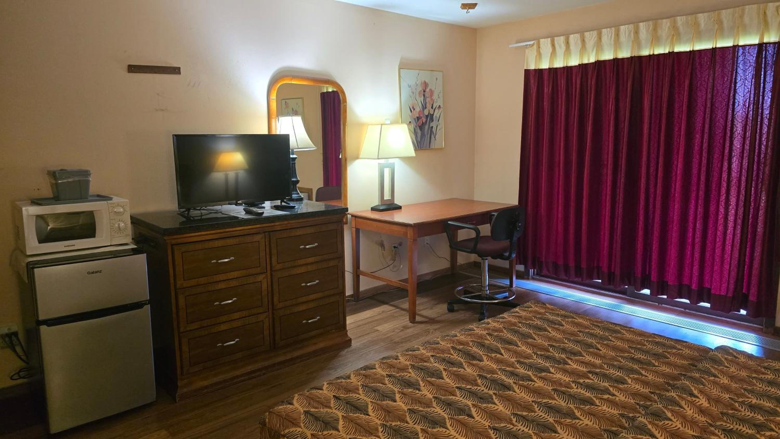 Queen Room - Disability Access photo 3
