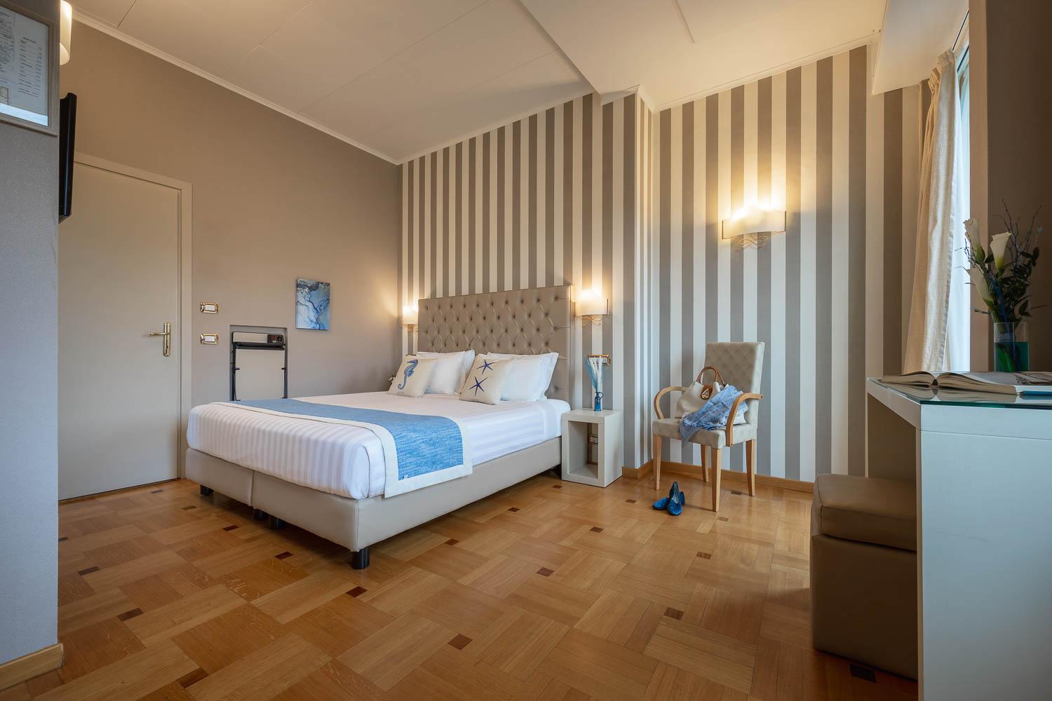 Double or Twin Room - Photo 2