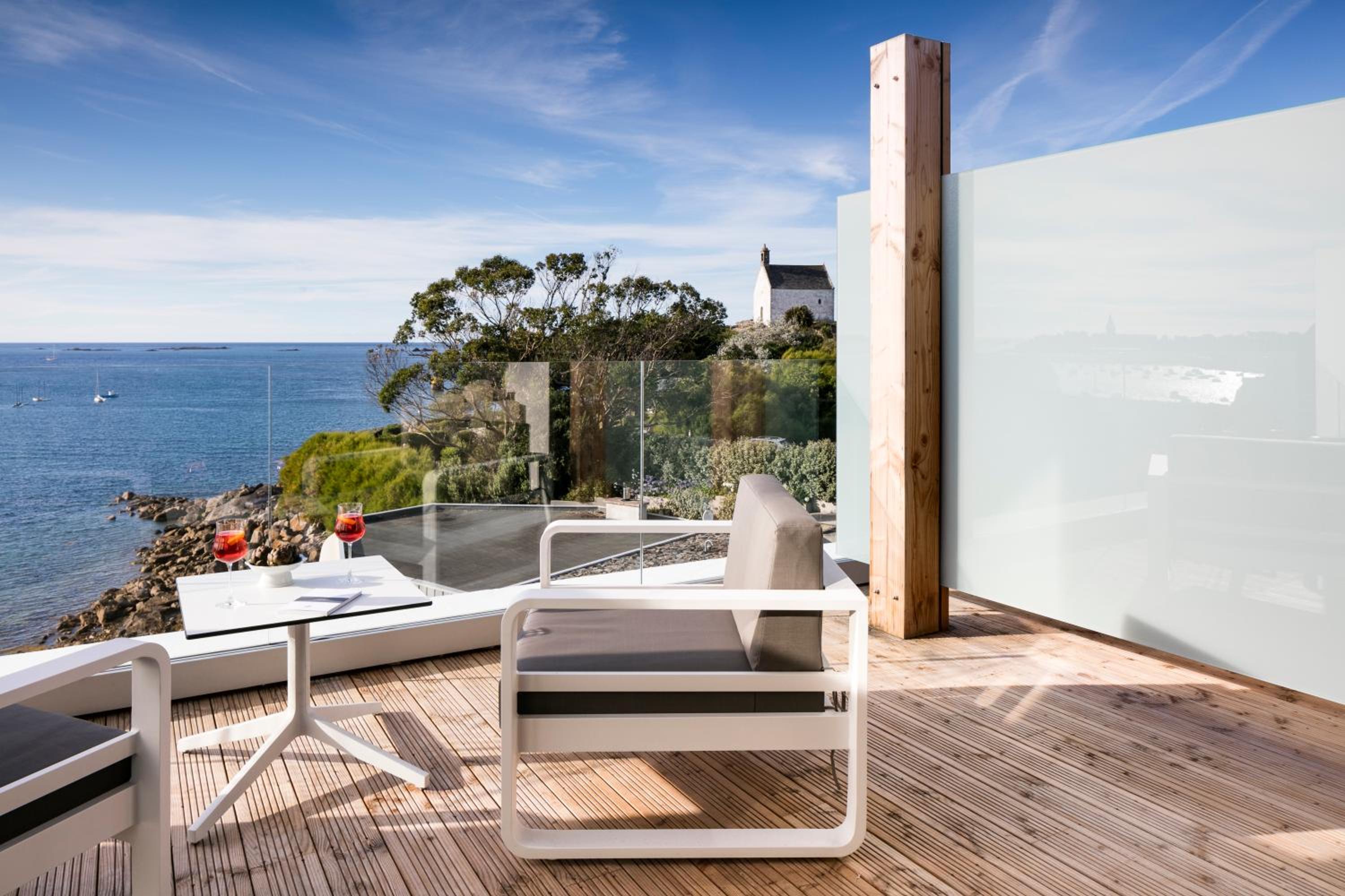 Signature Room with Terrace - Sea View photo 3