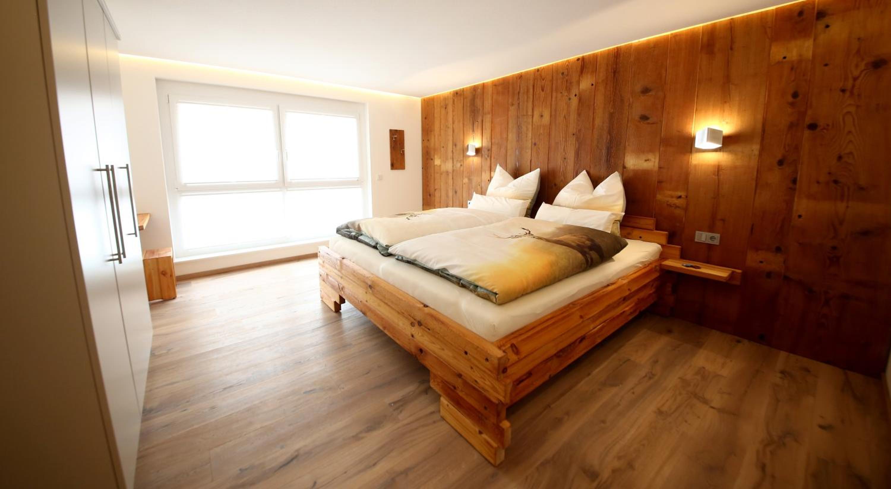 Two-Bedroom Deluxe Apartment with Garden View photo 3