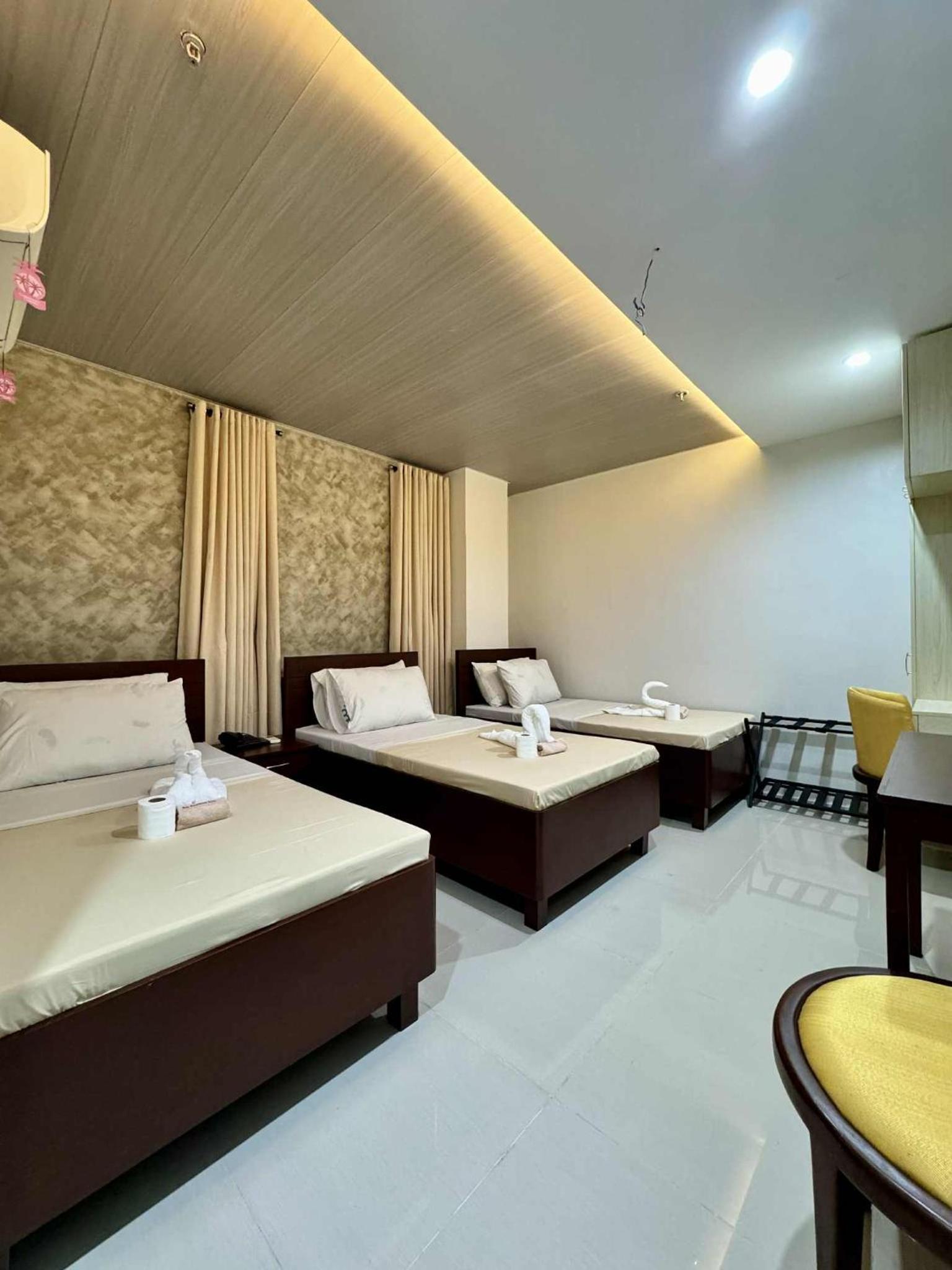 Deluxe Family Room photo 3