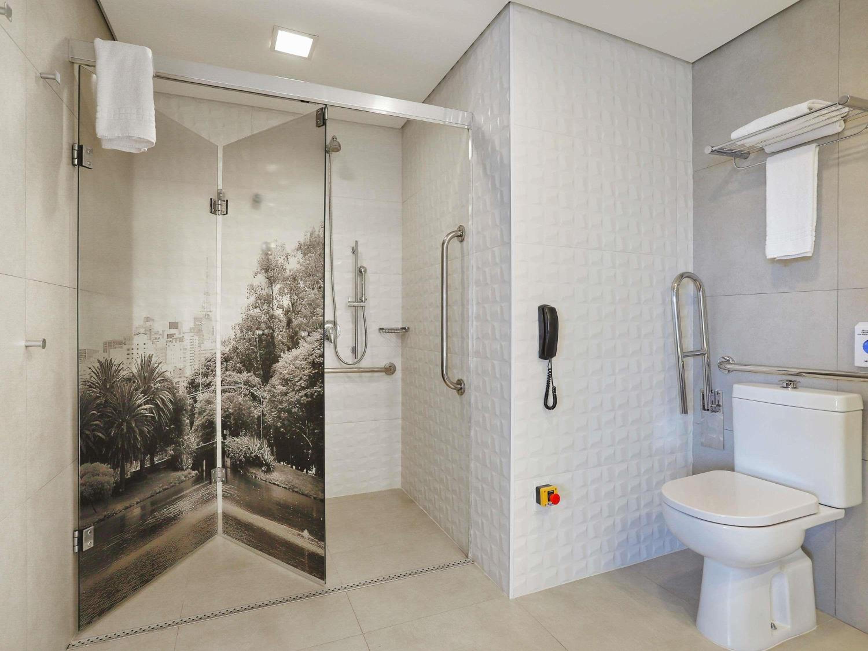Adapted Superior Queen Room