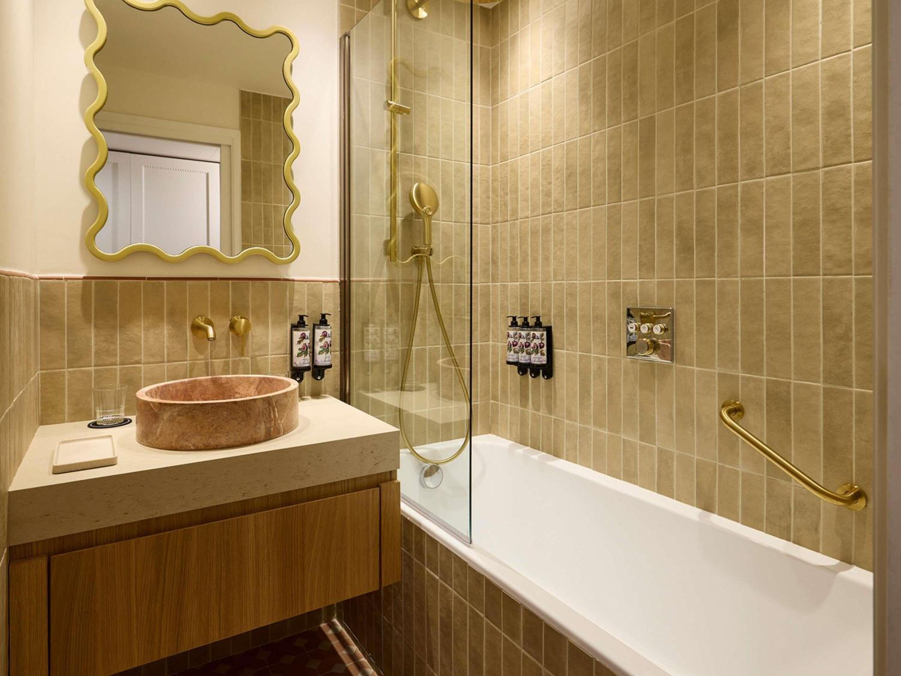 Deluxe Twin Room - Pool Side