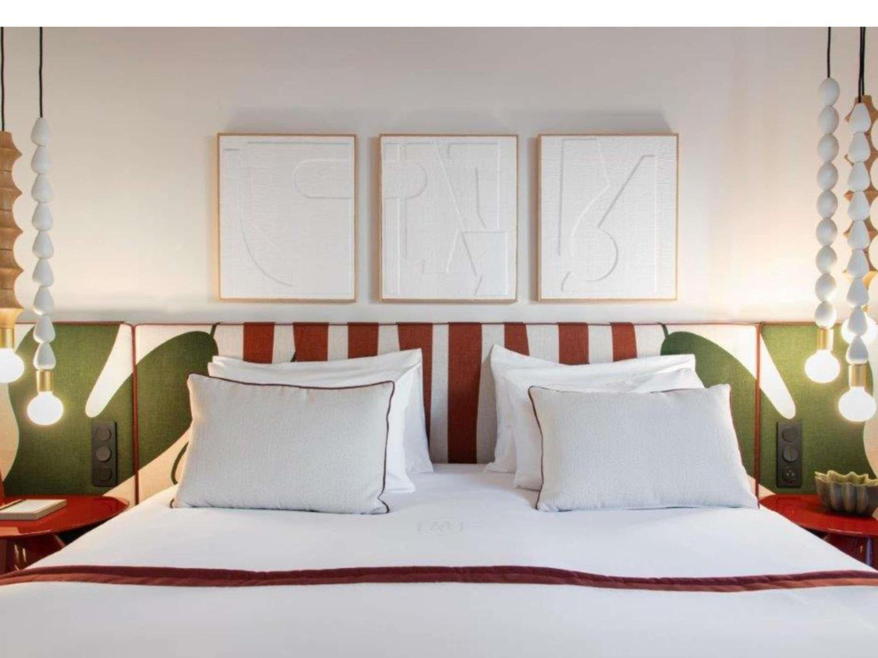 Executive Room with Terrace and Pool view