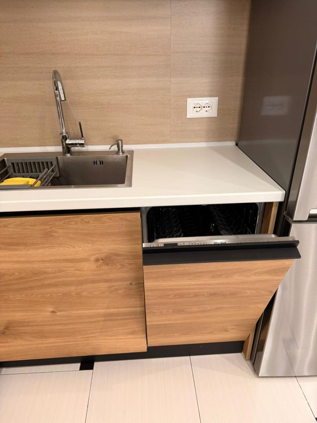 Two-Bedroom Deluxe Apartment with Balcony