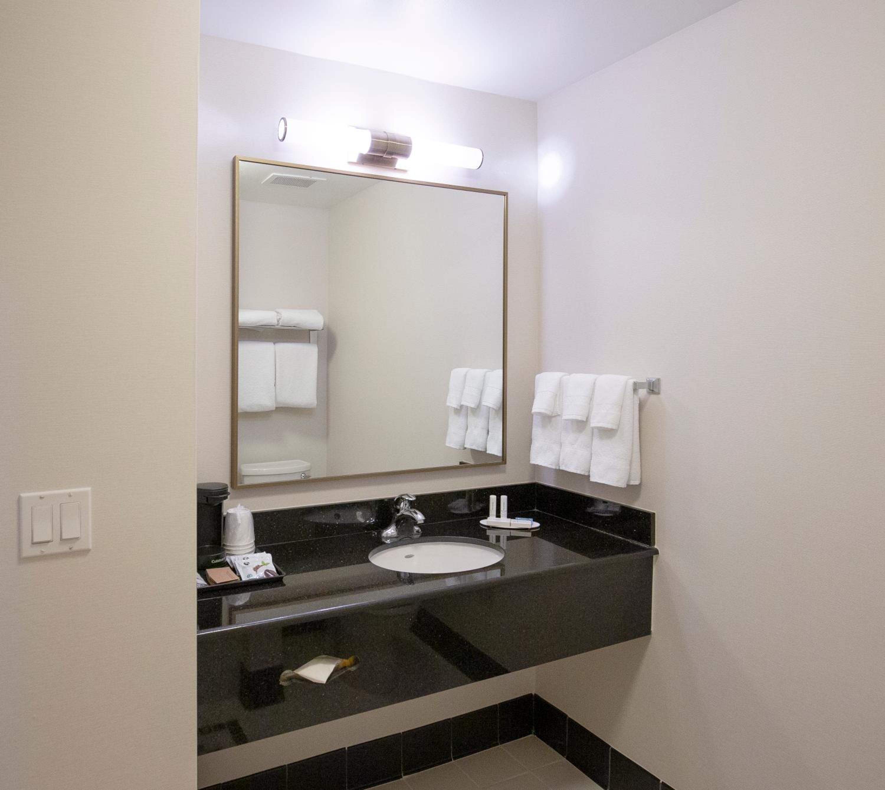 Double Room with Two Double Beds - Photo 3