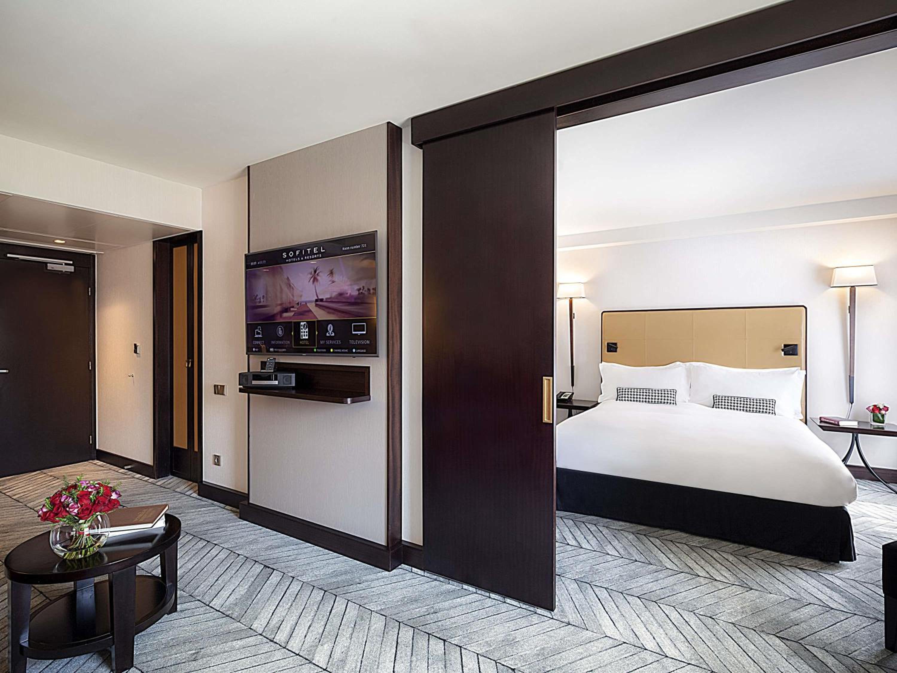 Prestige King Suite - High Floor - Photo 11