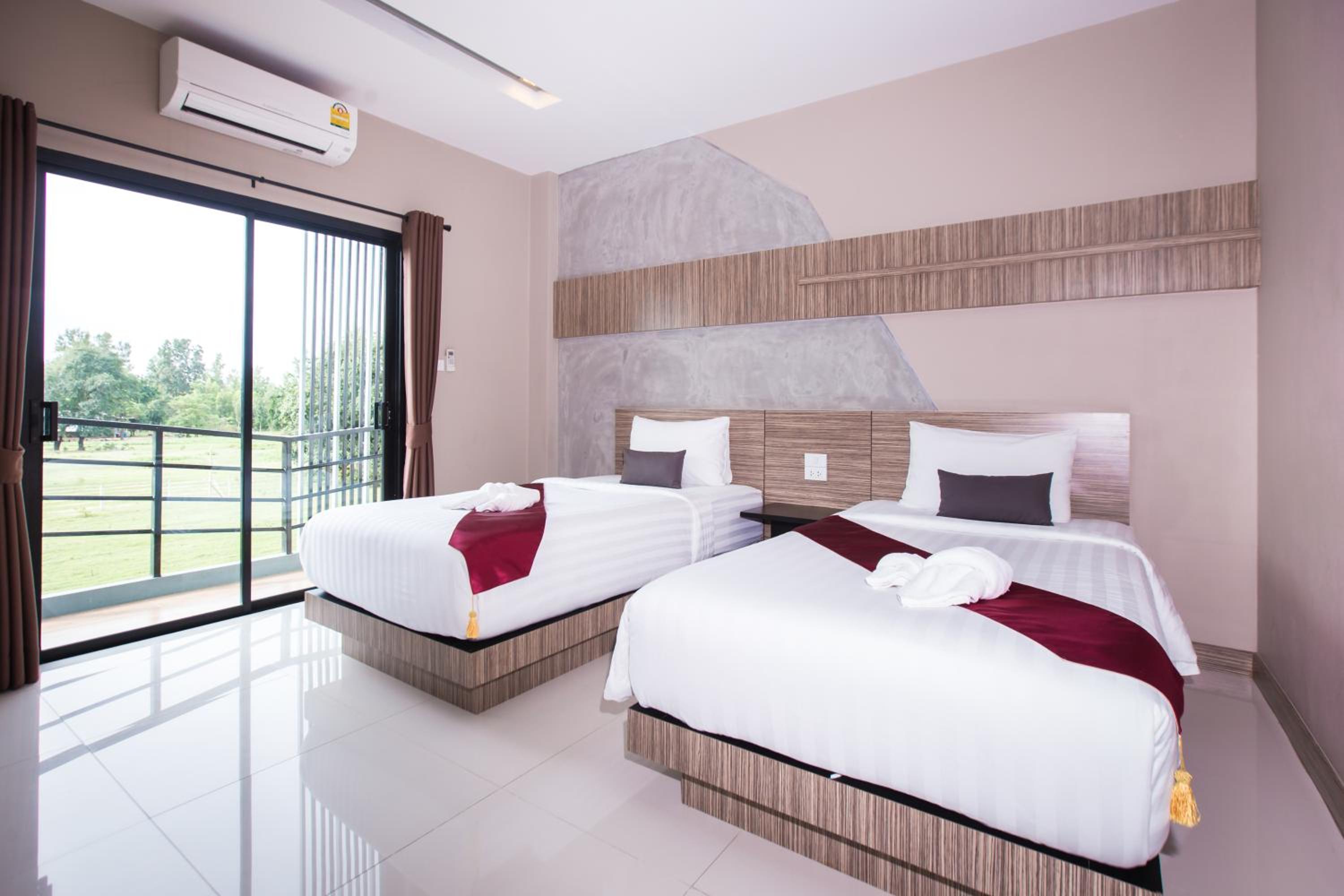 Deluxe Twin Room photo 2