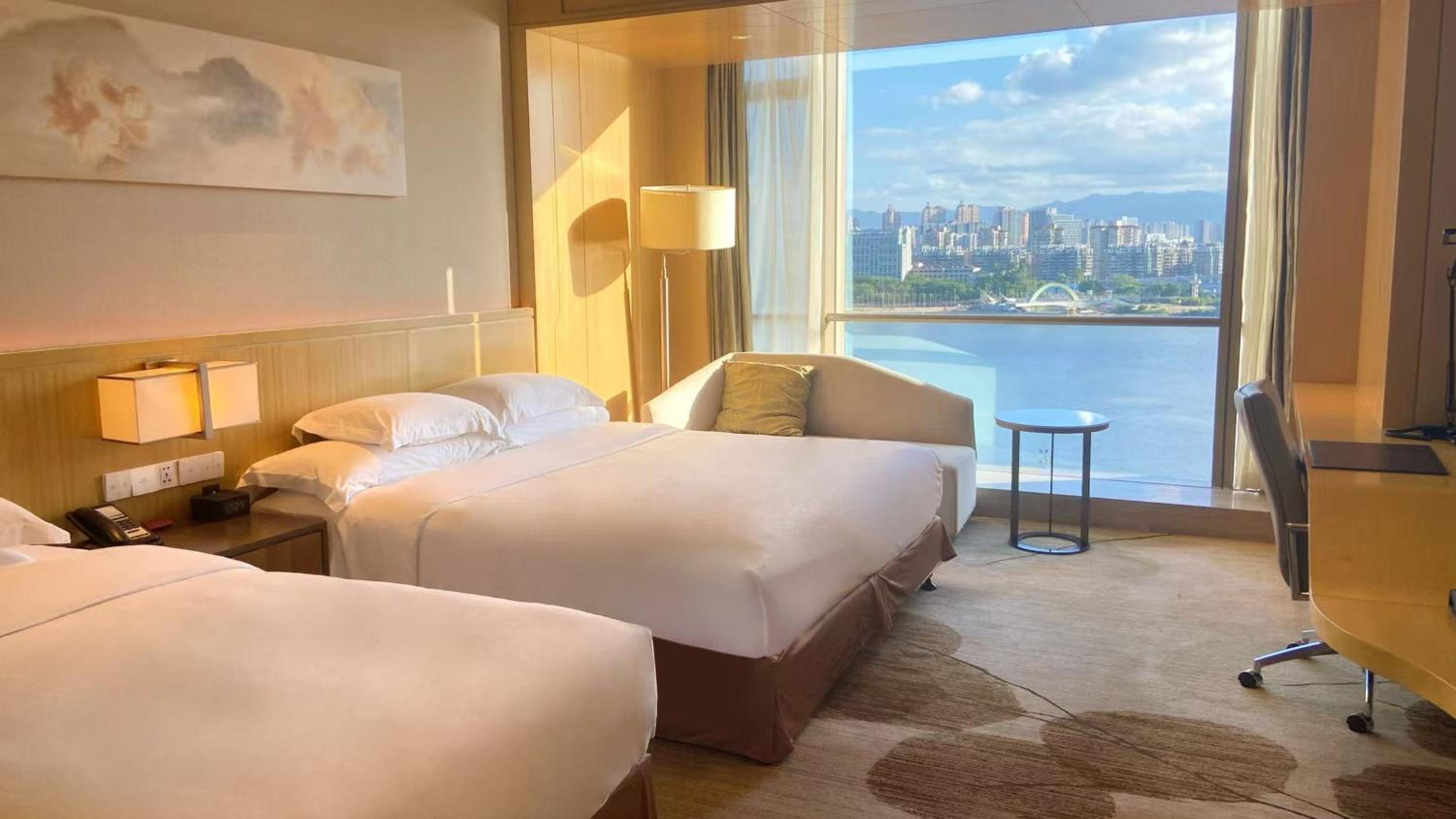 King Standard Room with River View photo 3