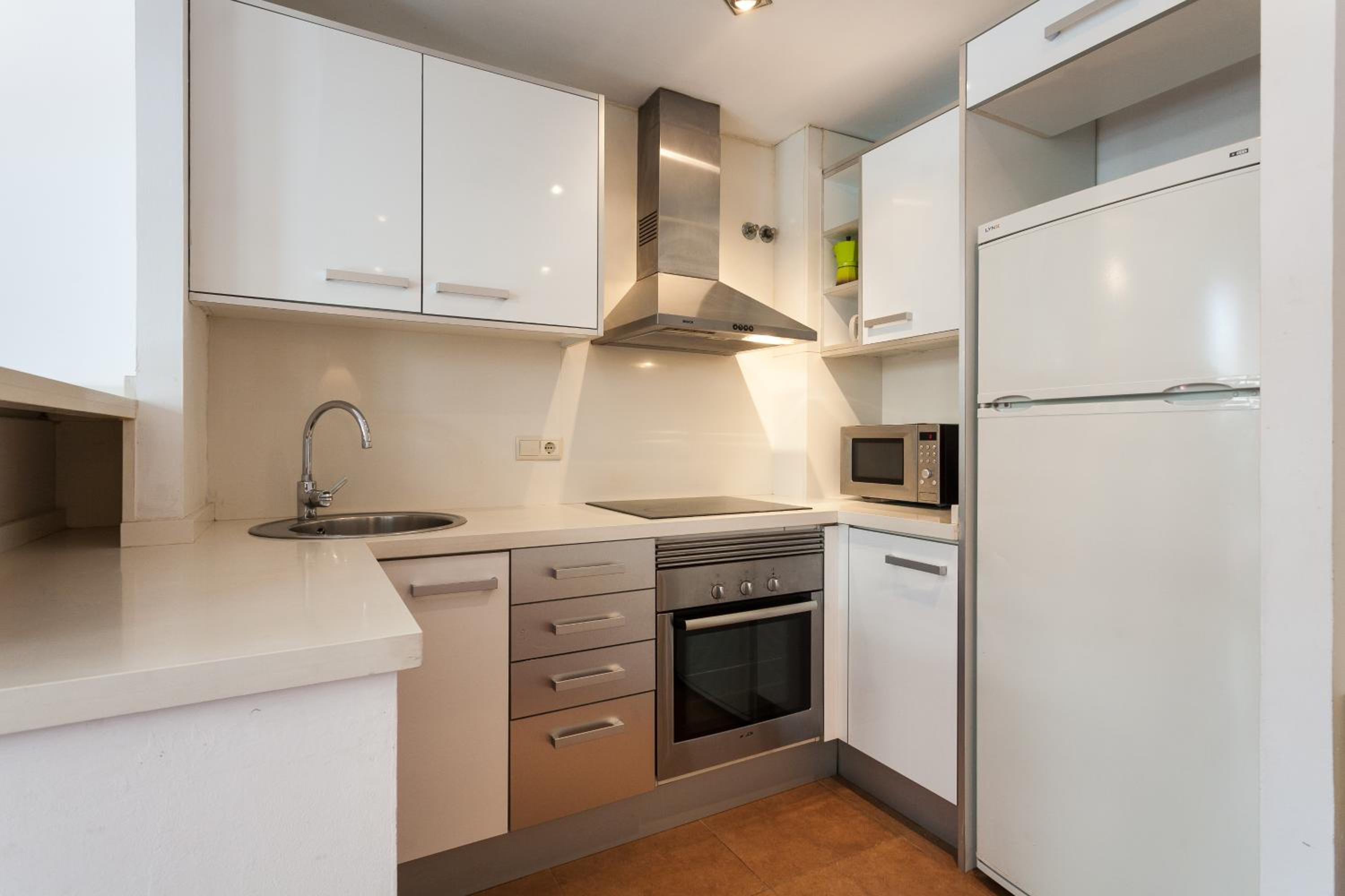 Baron Suites 103 - Photo 2