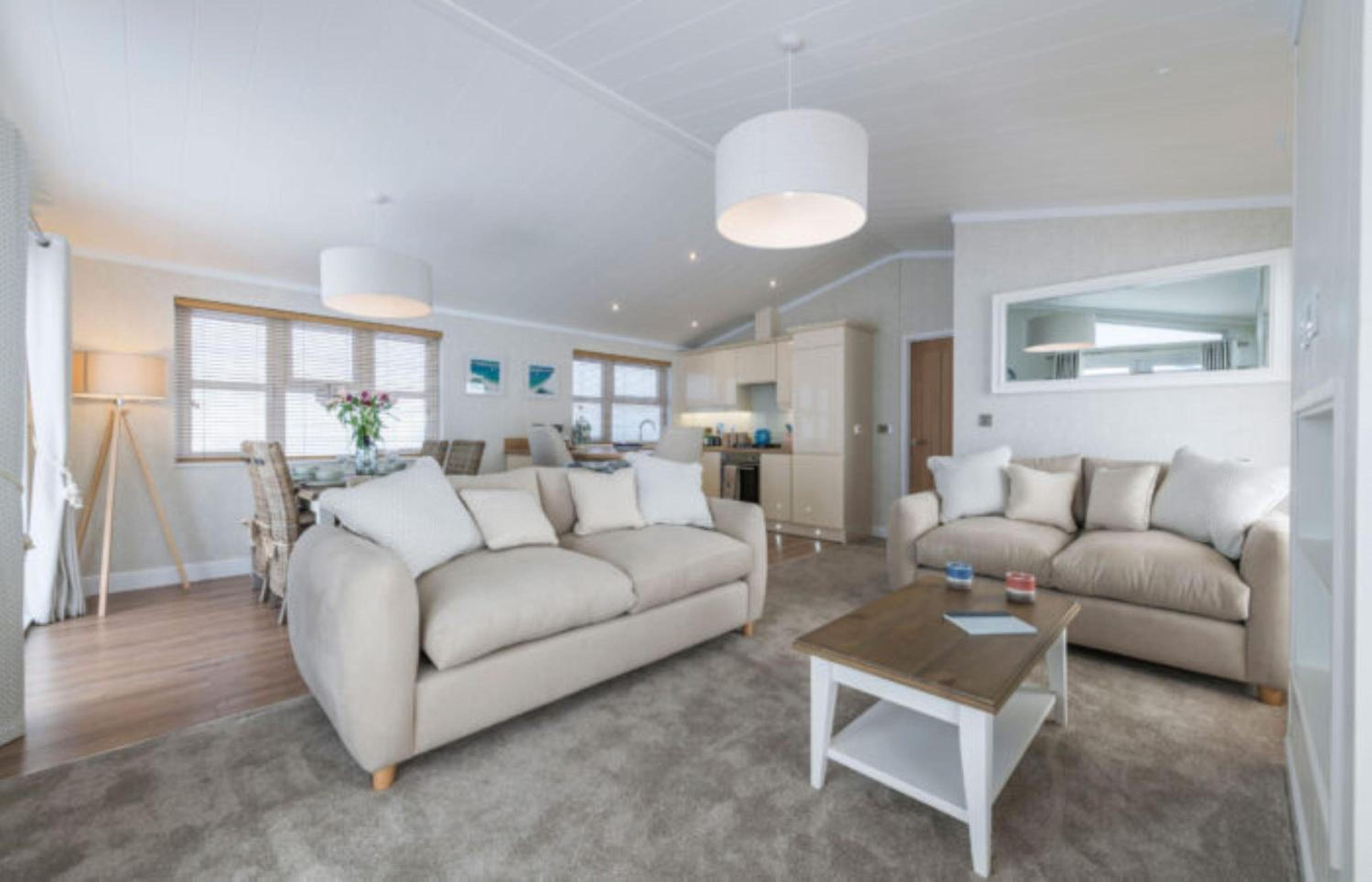Two-Bedroom Lake Side Lodge with Hot Tub - Non-Smoking photo 1