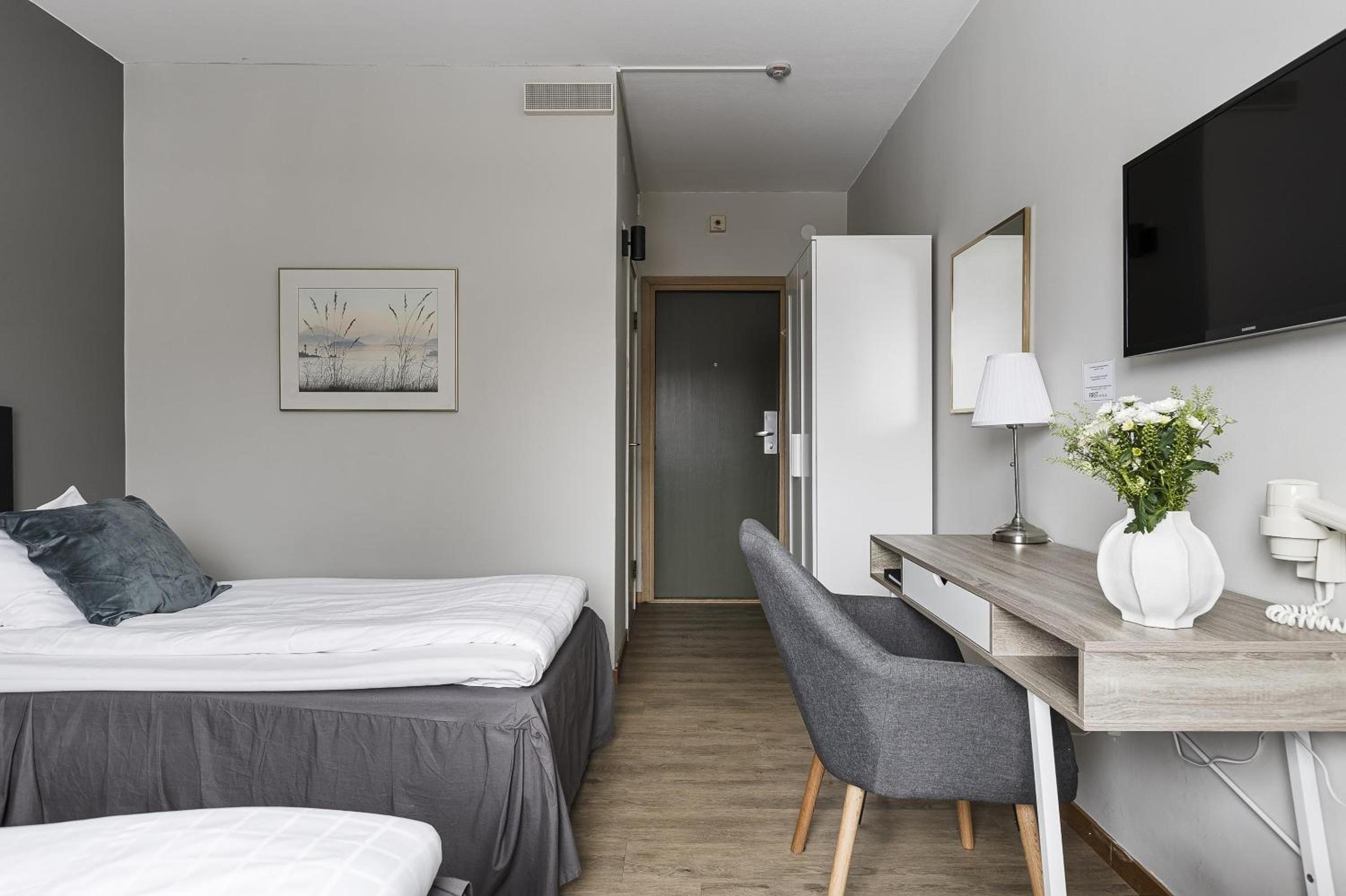 Deluxe Twin Room - Non-Smoking