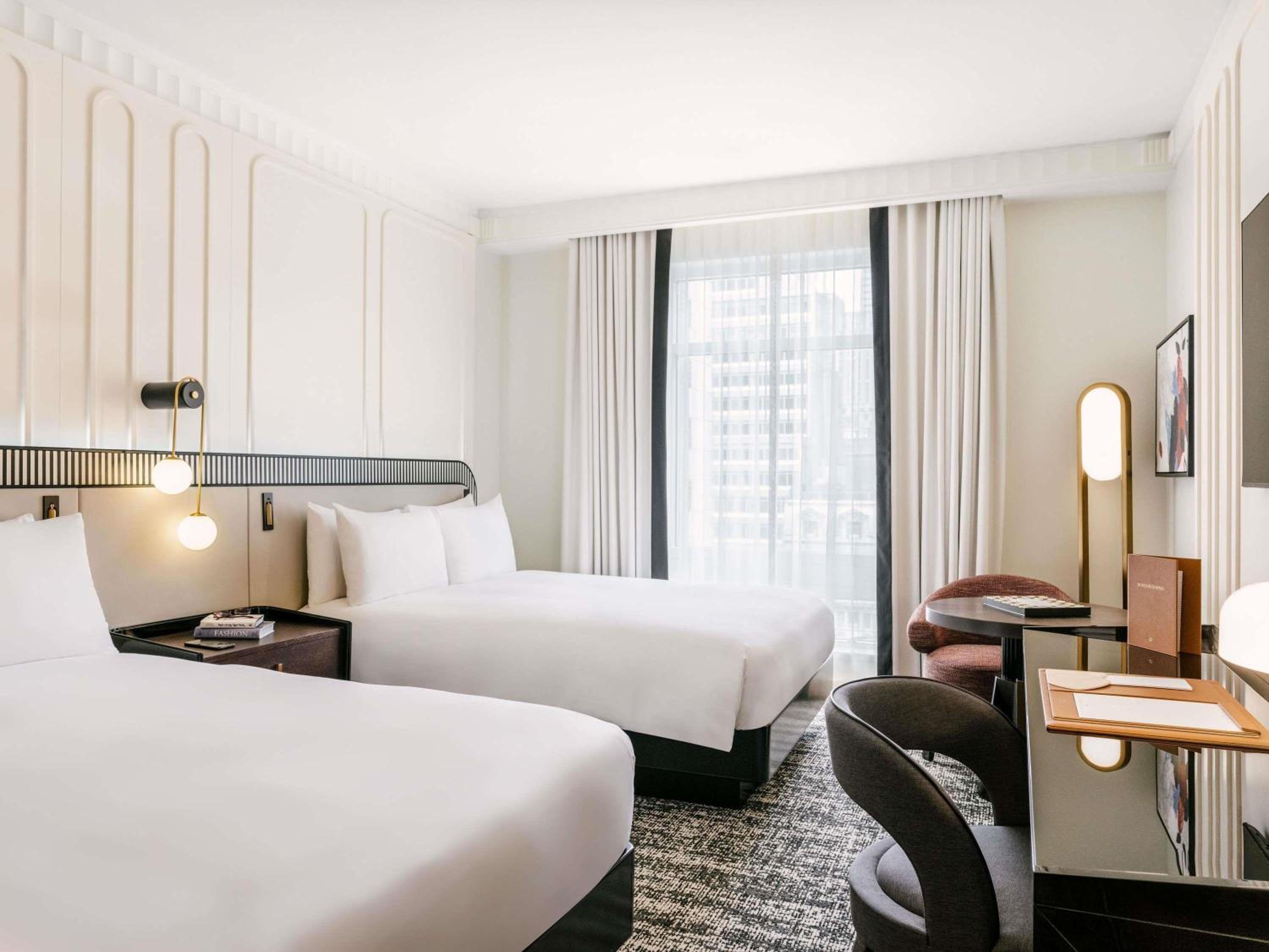 Signature Skyline View 2 Queen Beds 20th floor and up