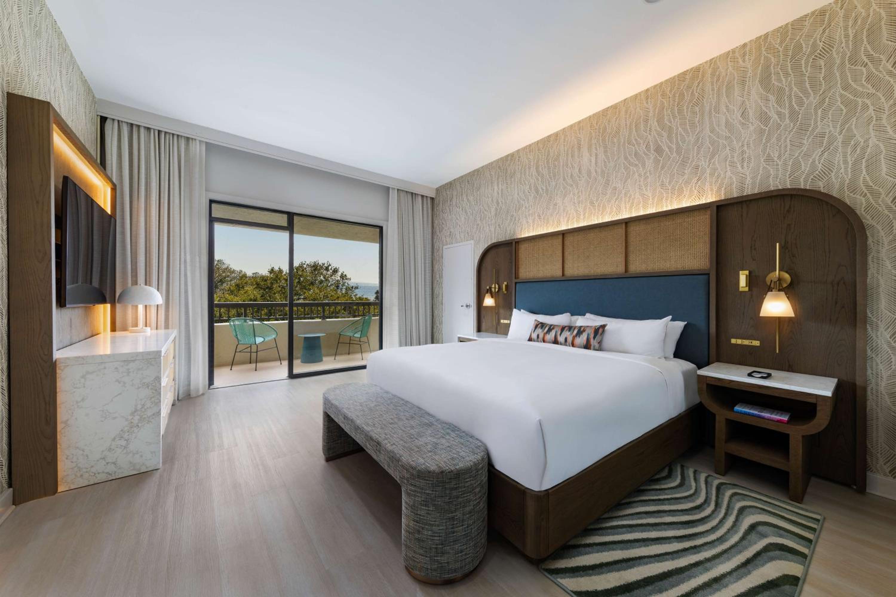 Grand Oak Suite - King