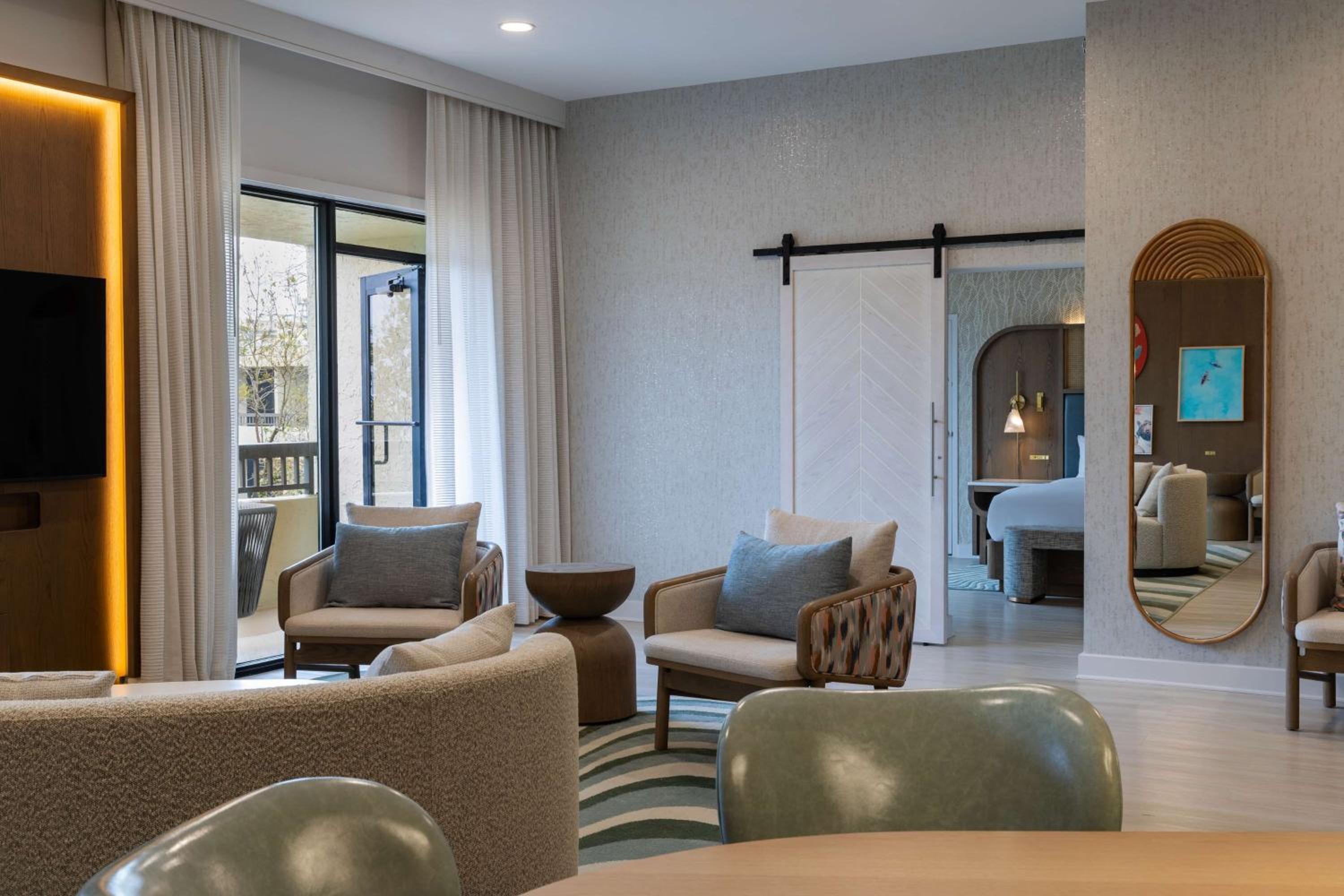 Grand Oak Suite - King