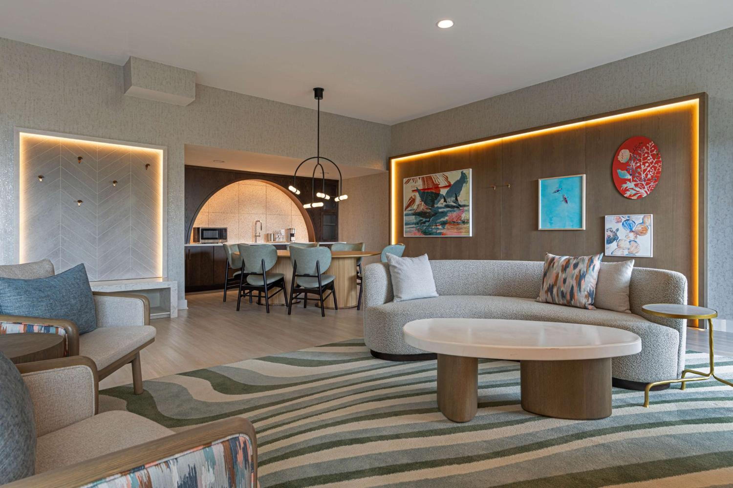 Grand Oak Suite - King thumbnail 5