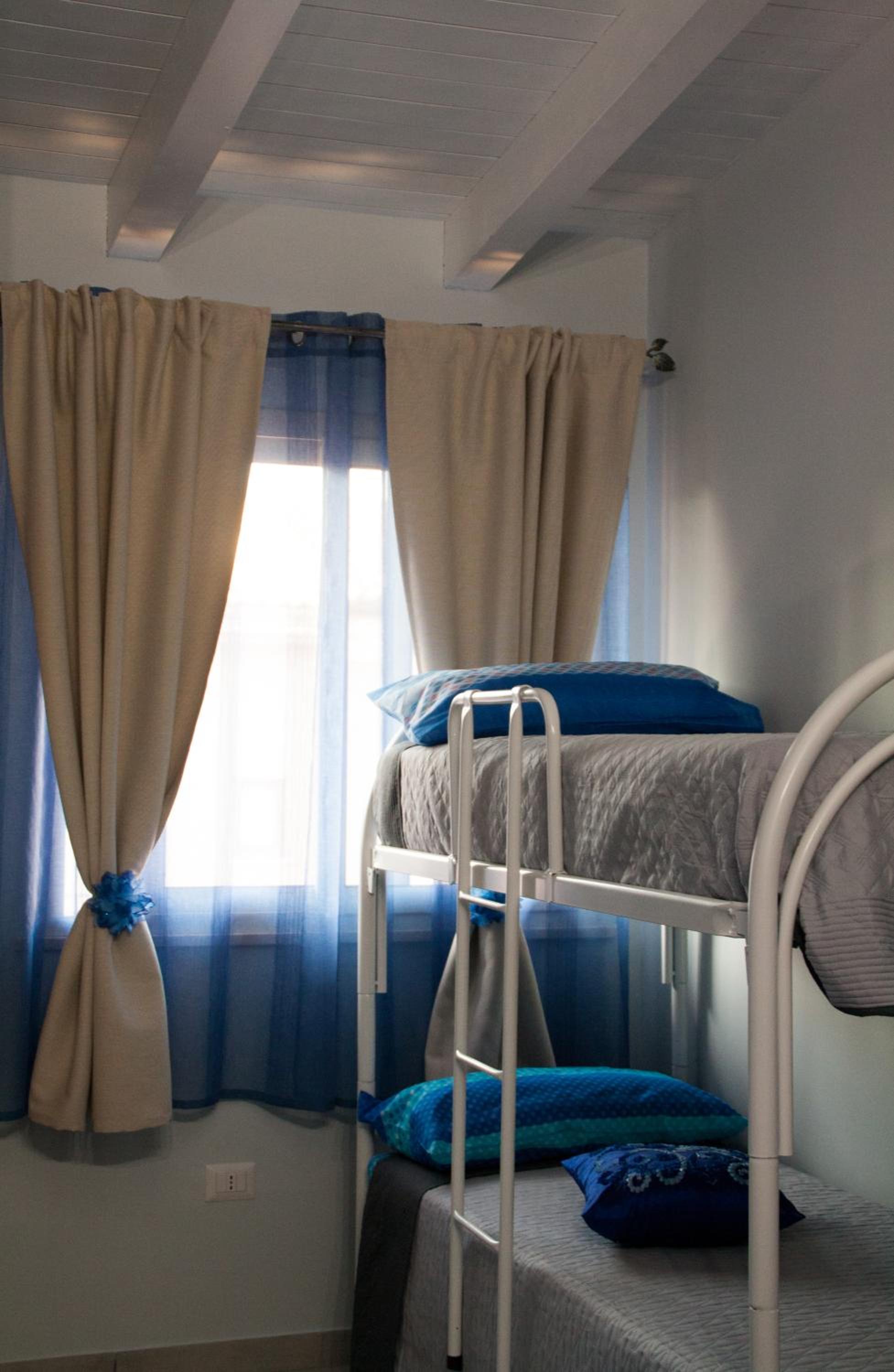 Quadruple Room - Photo 2