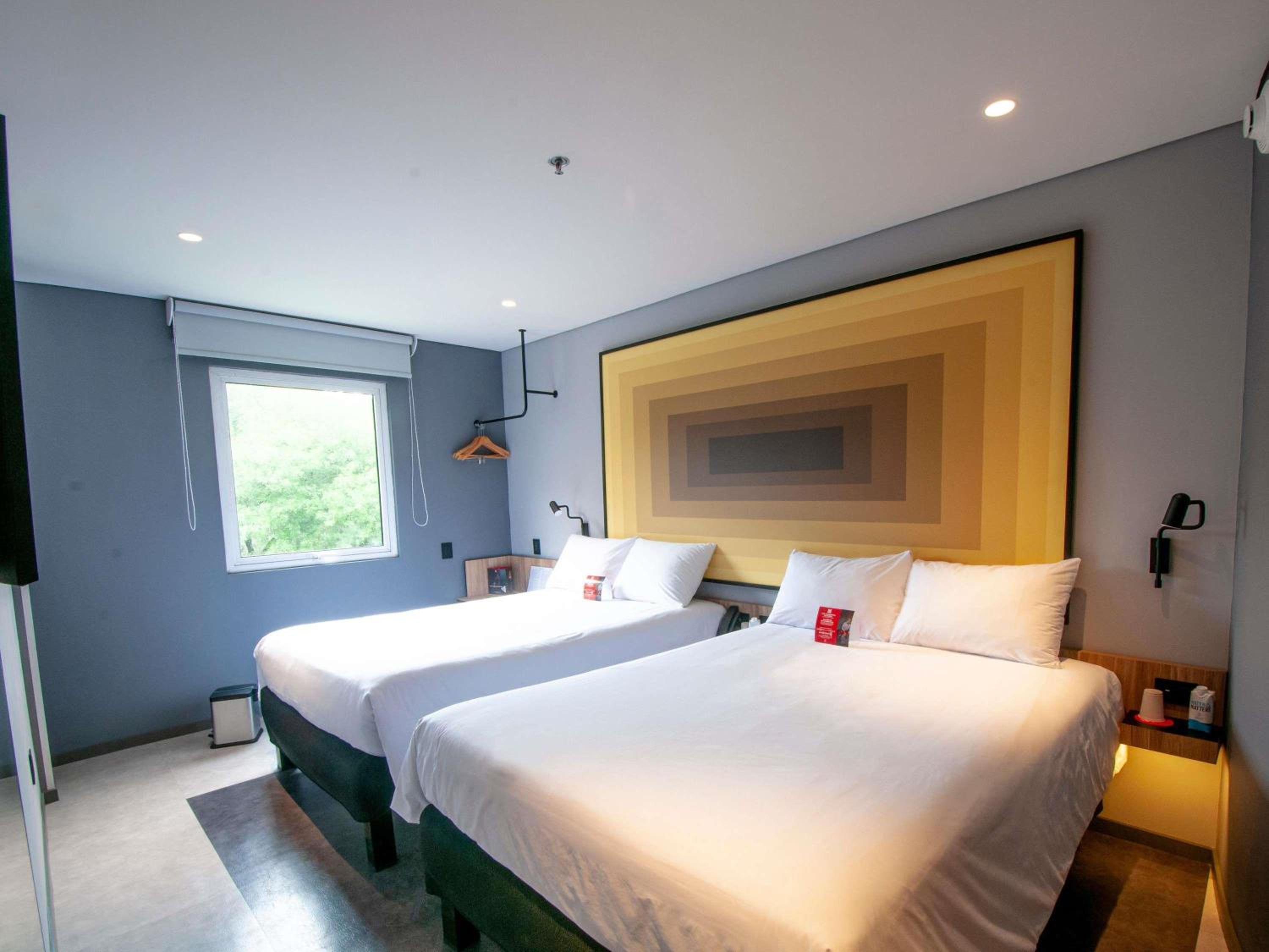 Superior Double Room with Two Double Beds - Photo 4