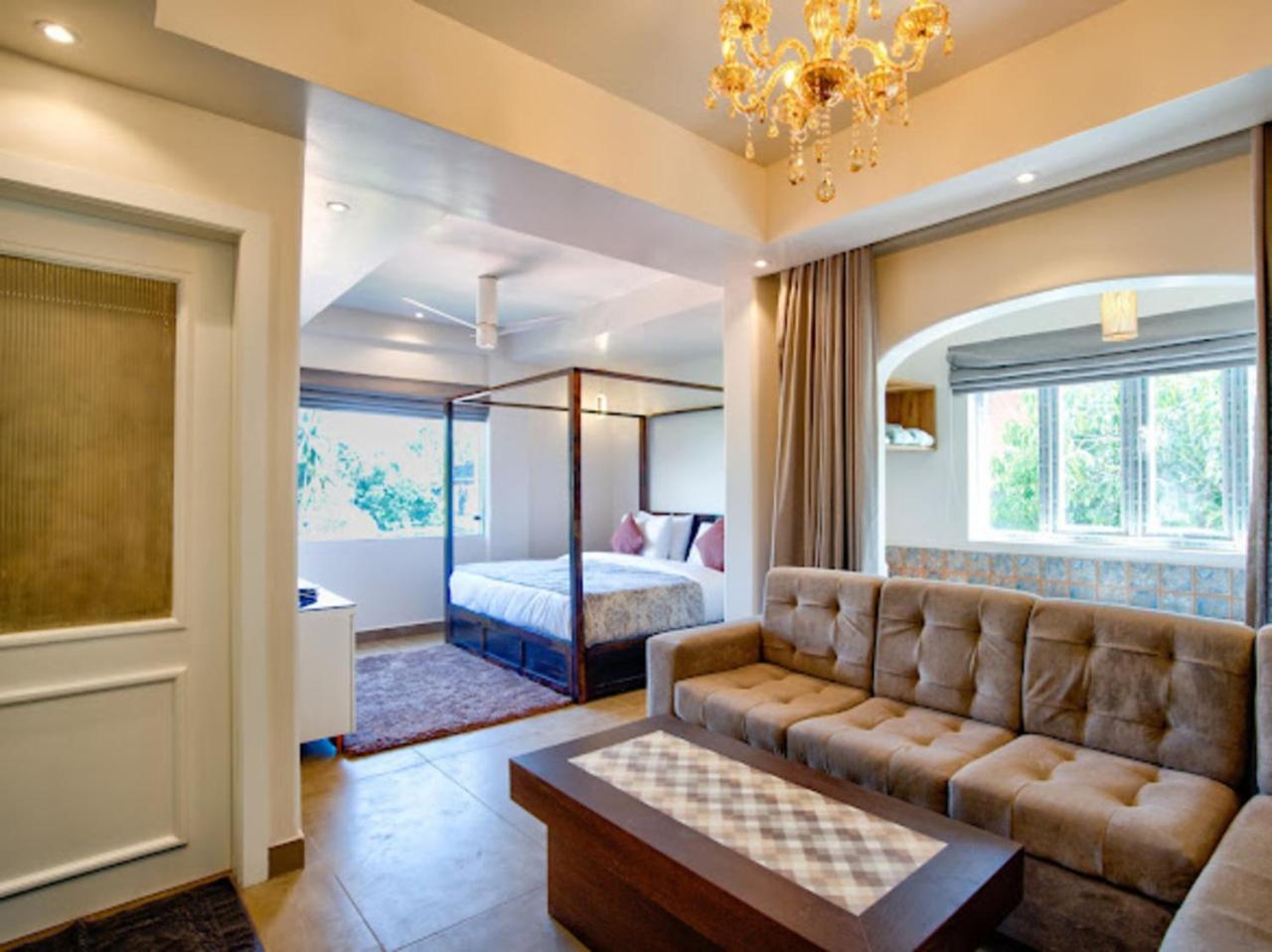 Deluxe Suite with Spa Bath photo 1